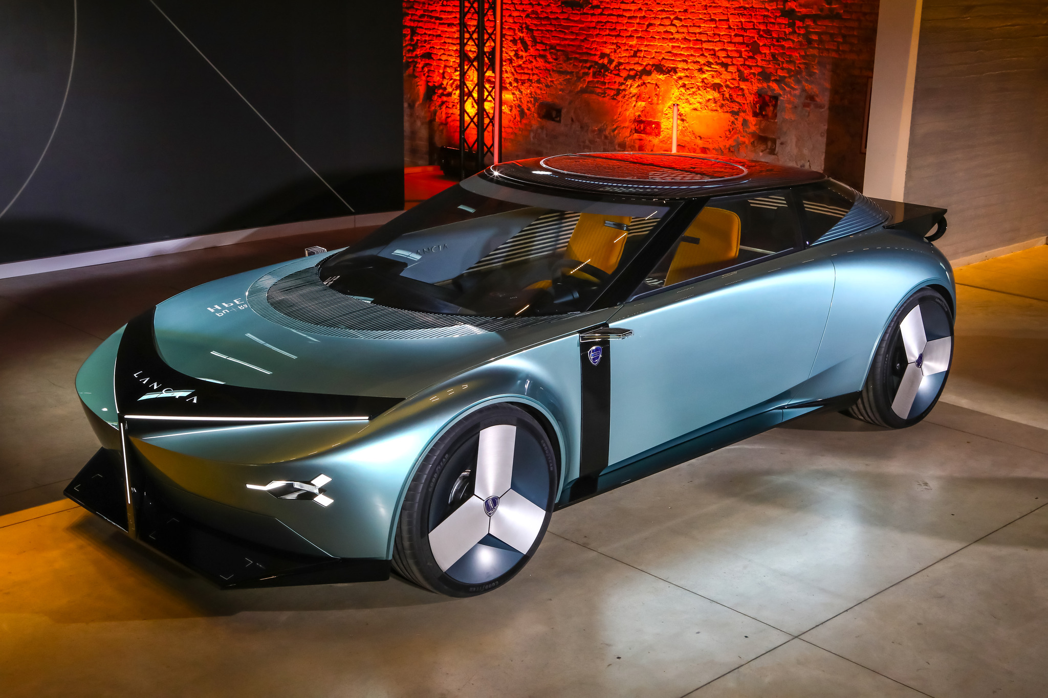 Lancia Pu+Ra HPE concept unveiled Lancia Pu+Ra HPE concept unveiled