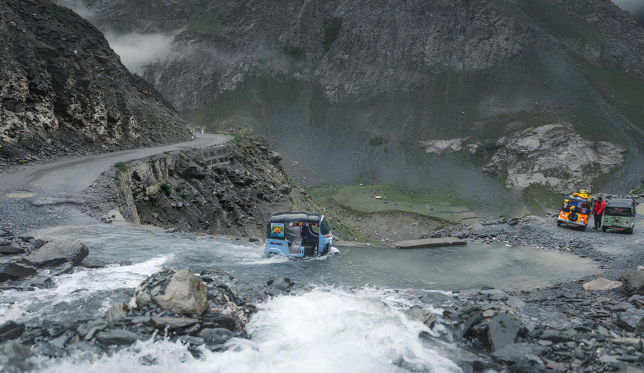 Do you want to race an auto rickshaw in the country? Do you want to race an auto rickshaw in the country?