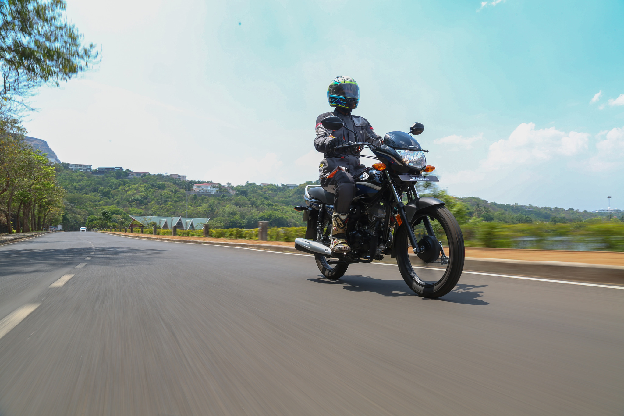 Honda Shine 100 first ride review | Should the Splendor Plus be worried? Honda Shine 100 first ride review | Should the Splendor Plus be worried?