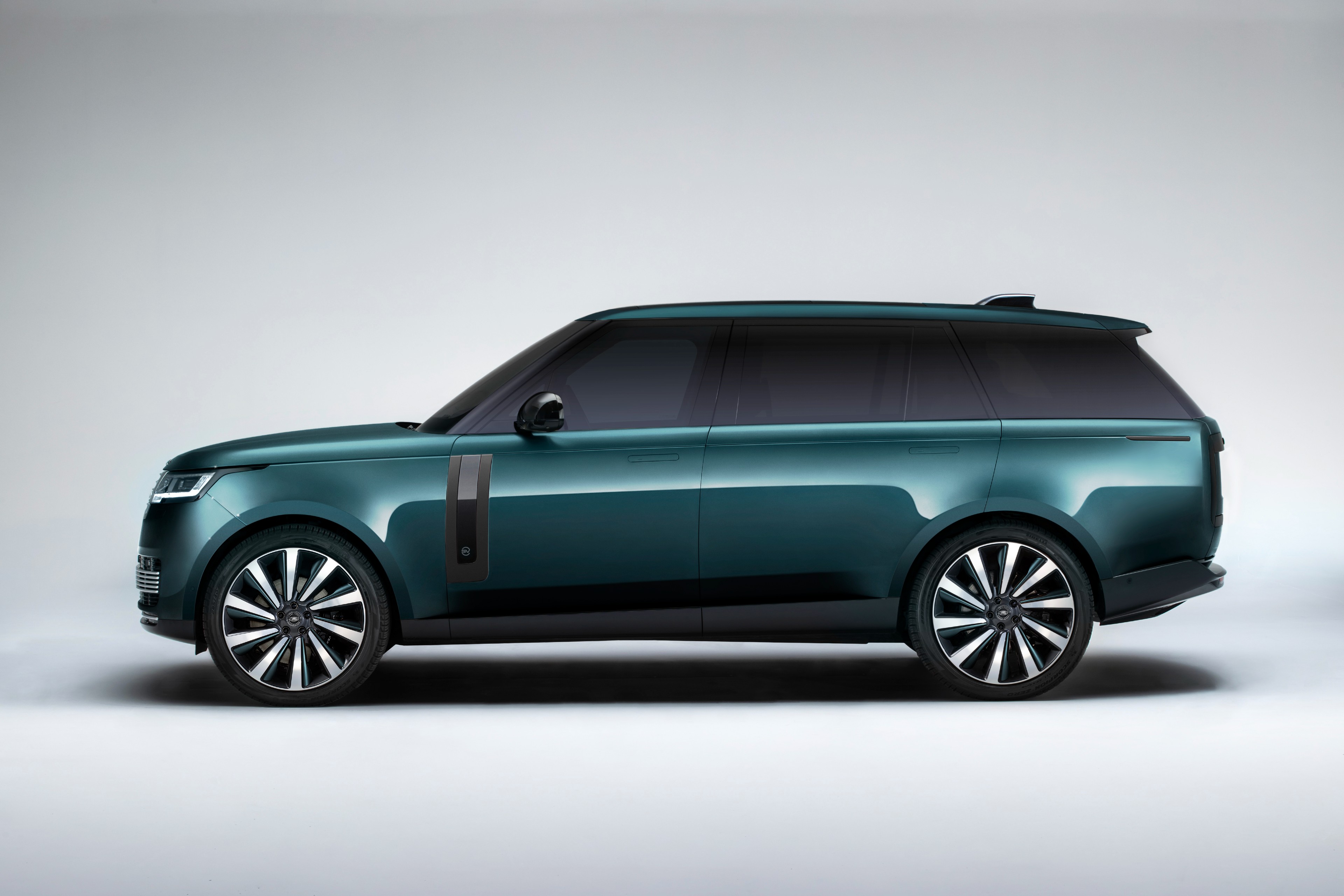 2024 Range Rover gains 607bhp SV model and new personalisation options 2024 Range Rover gains 607bhp SV model and new personalisation options