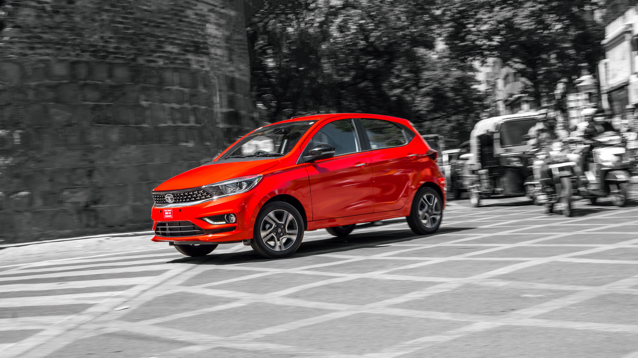 Is a hatchback still the ideal city car? | Ft. Tata Tiago Is a hatchback still the ideal city car? | Ft. Tata Tiago
