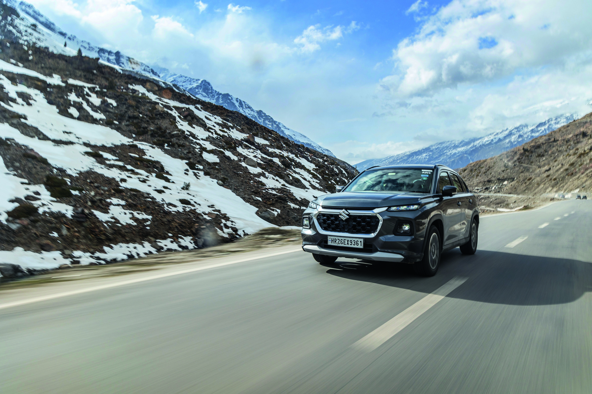 Maruti Suzuki Grand Vitara to 16,580-feet Shinku La Pass