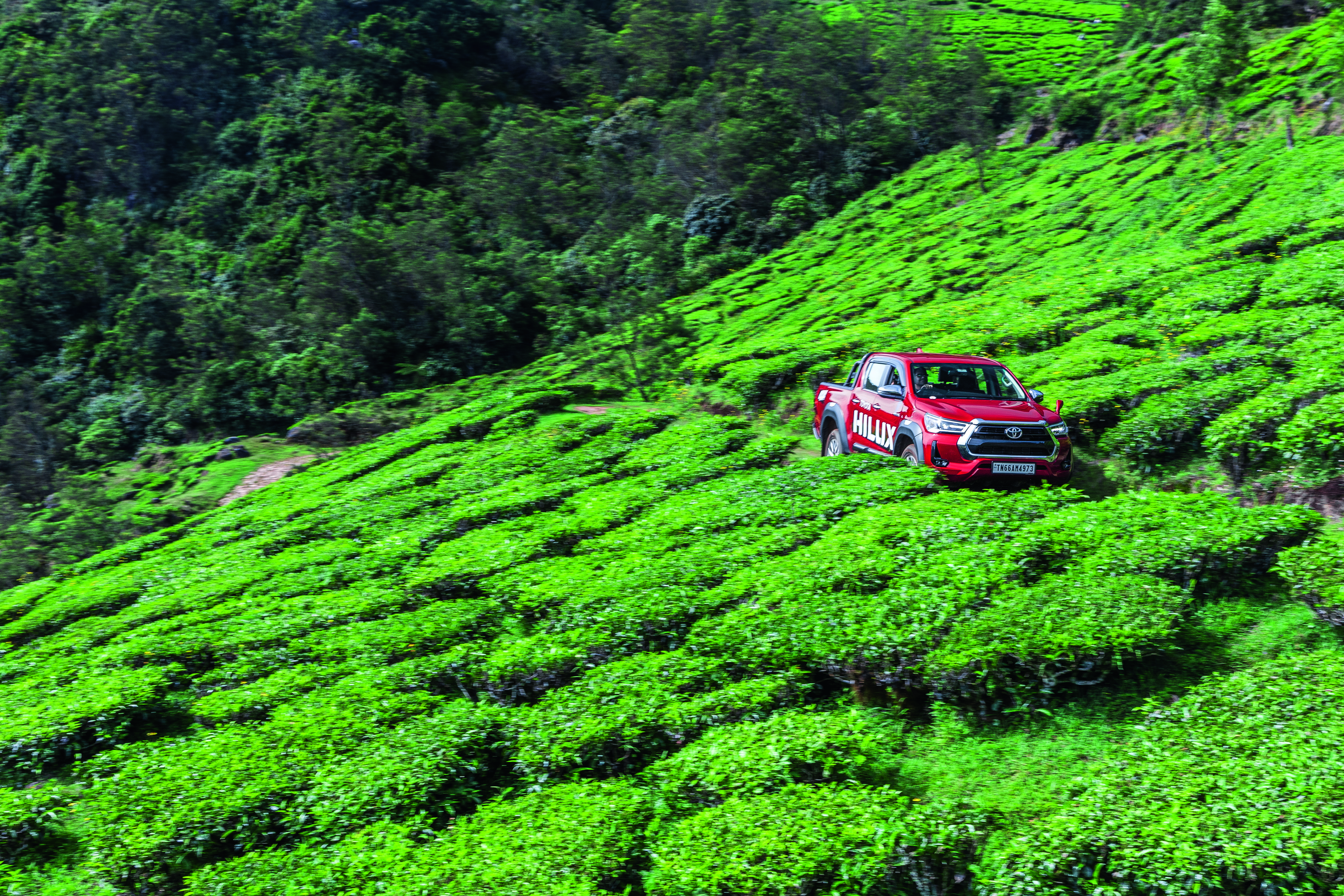 High tea | Driving the Toyota Hilux to Kolukkumalai trail High tea | Driving the Toyota Hilux to Kolukkumalai trail