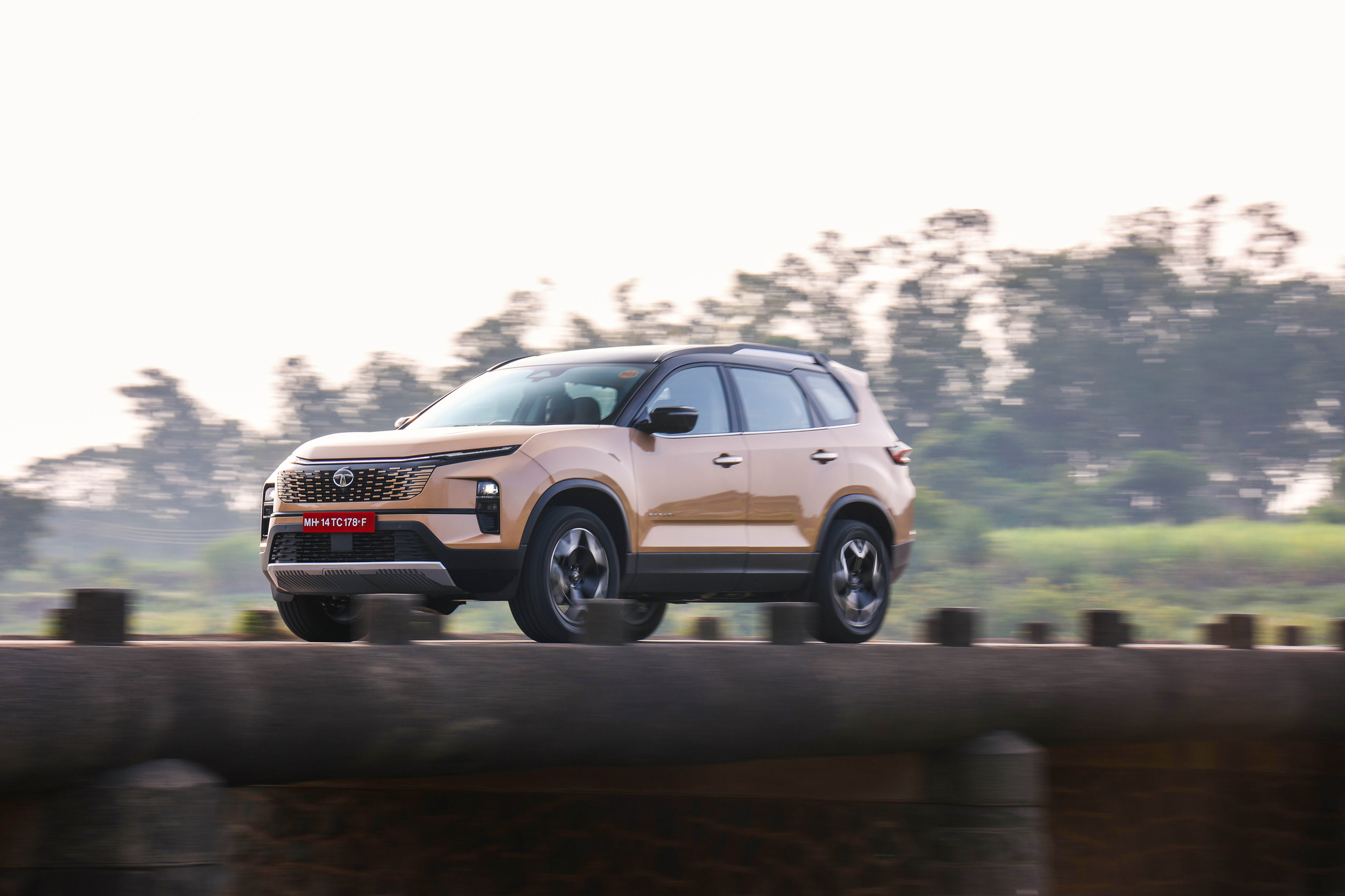 2023 Tata Safari spec comparison vs rivals 2023 Tata Safari spec comparison vs rivals