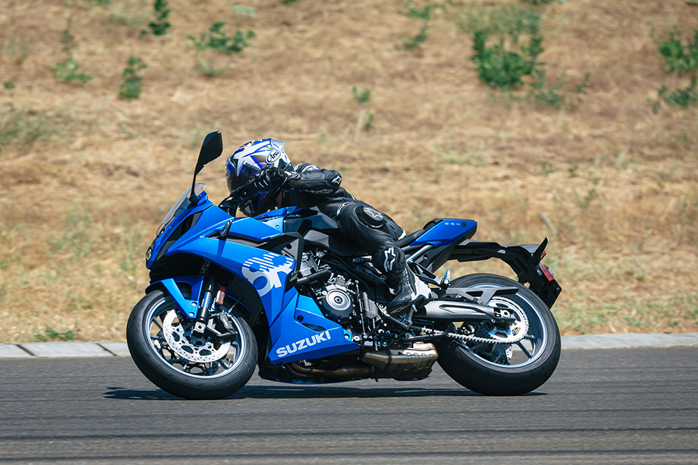 Suzuki unveils the GSX-S1000GX and GSX-8R at the EICMA 2023 Suzuki unveils the GSX-S1000GX and GSX-8R at the EICMA 2023
