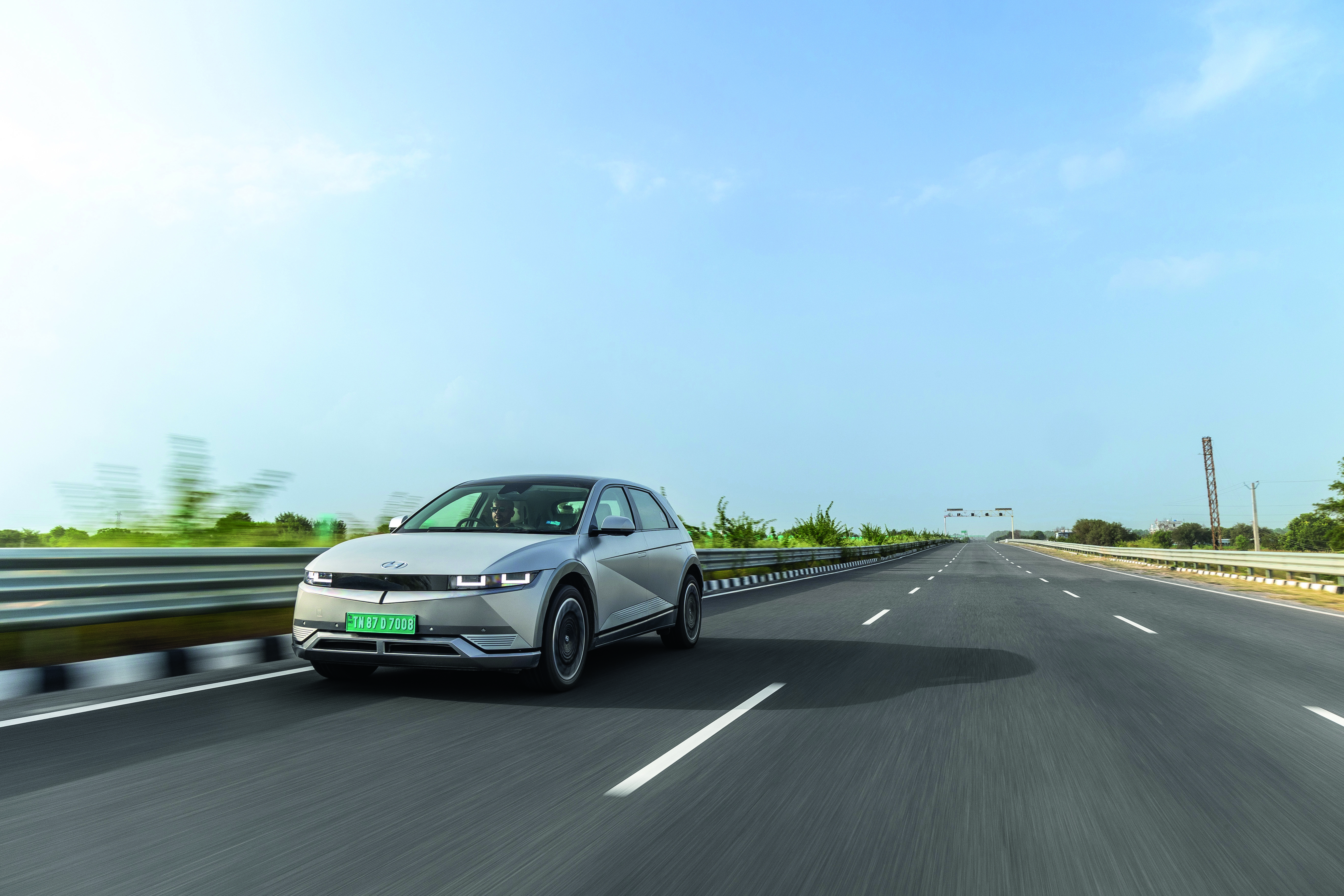 Driving the Hyundai Ioniq 5 on the Trans-Haryana expressway | Great Driving Roads: expressways edition Driving the Hyundai Ioniq 5 on the Trans-Haryana expressway | Great Driving Roads: expressways edition