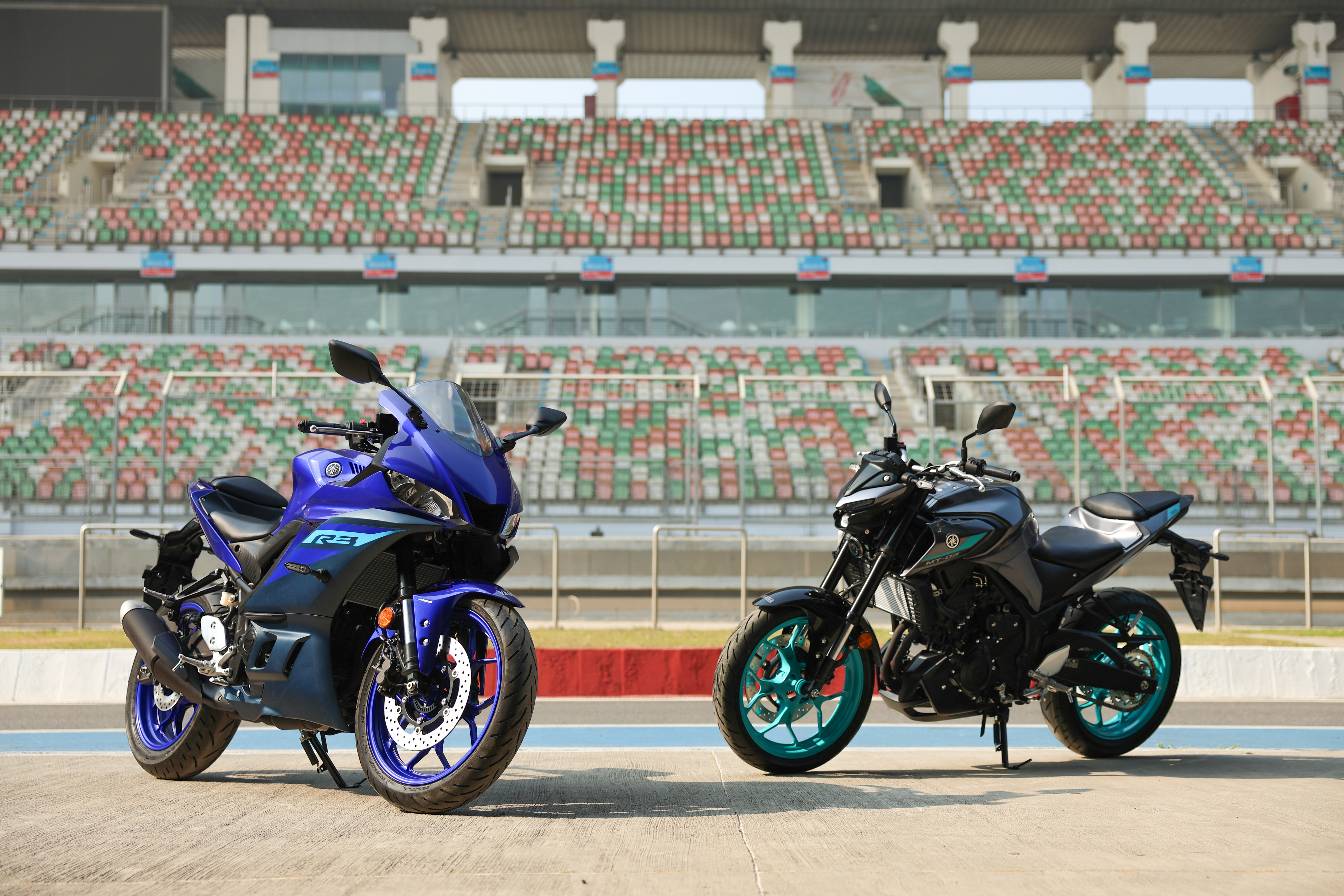 Yamaha launches R3 at 4.65 lakh and MT-03 at 4.60 lakh Yamaha launches R3 at 4.65 lakh and MT-03 at 4.60 lakh