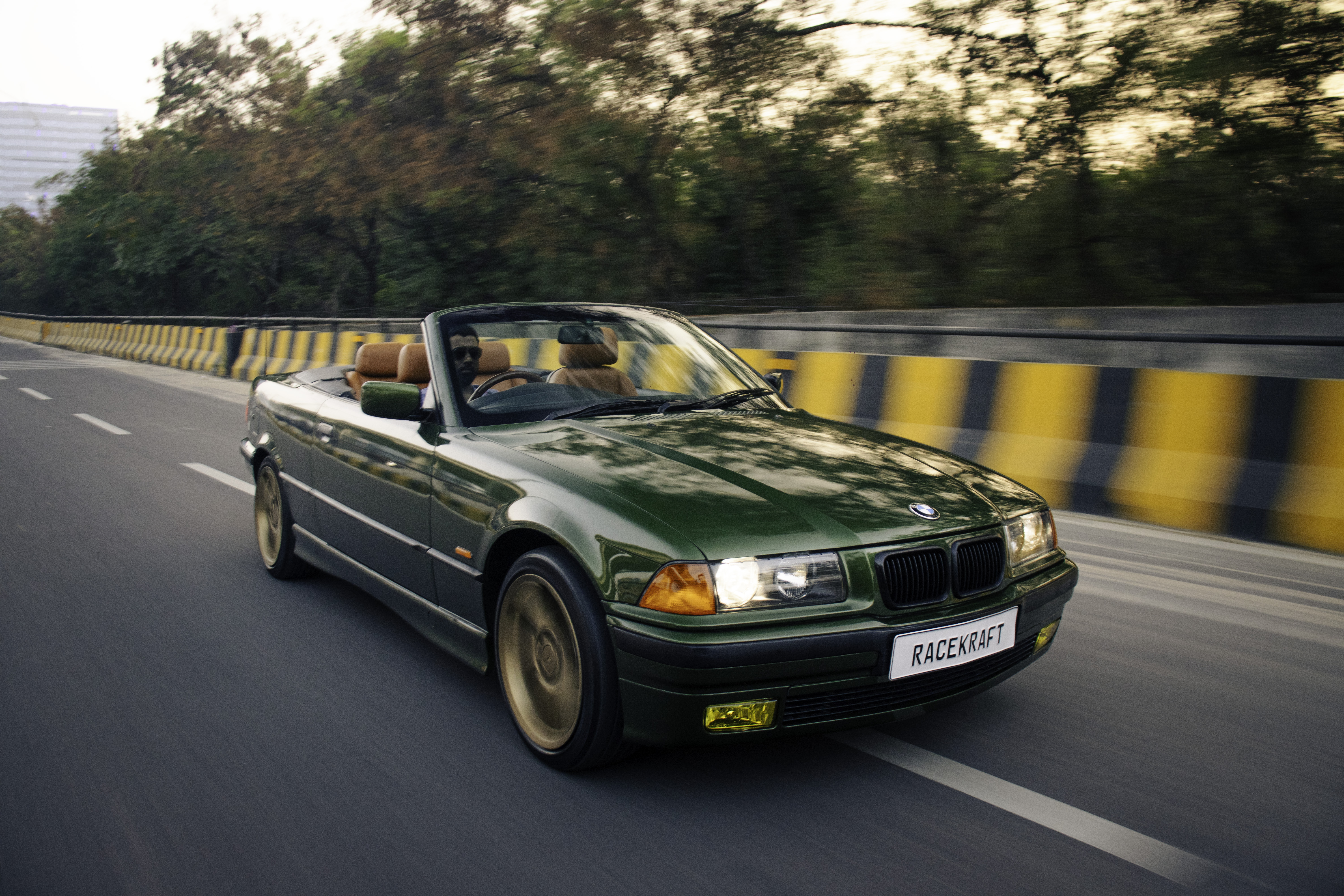 BMW 316i Convertible: Droptop Pop BMW 316i Convertible: Droptop Pop