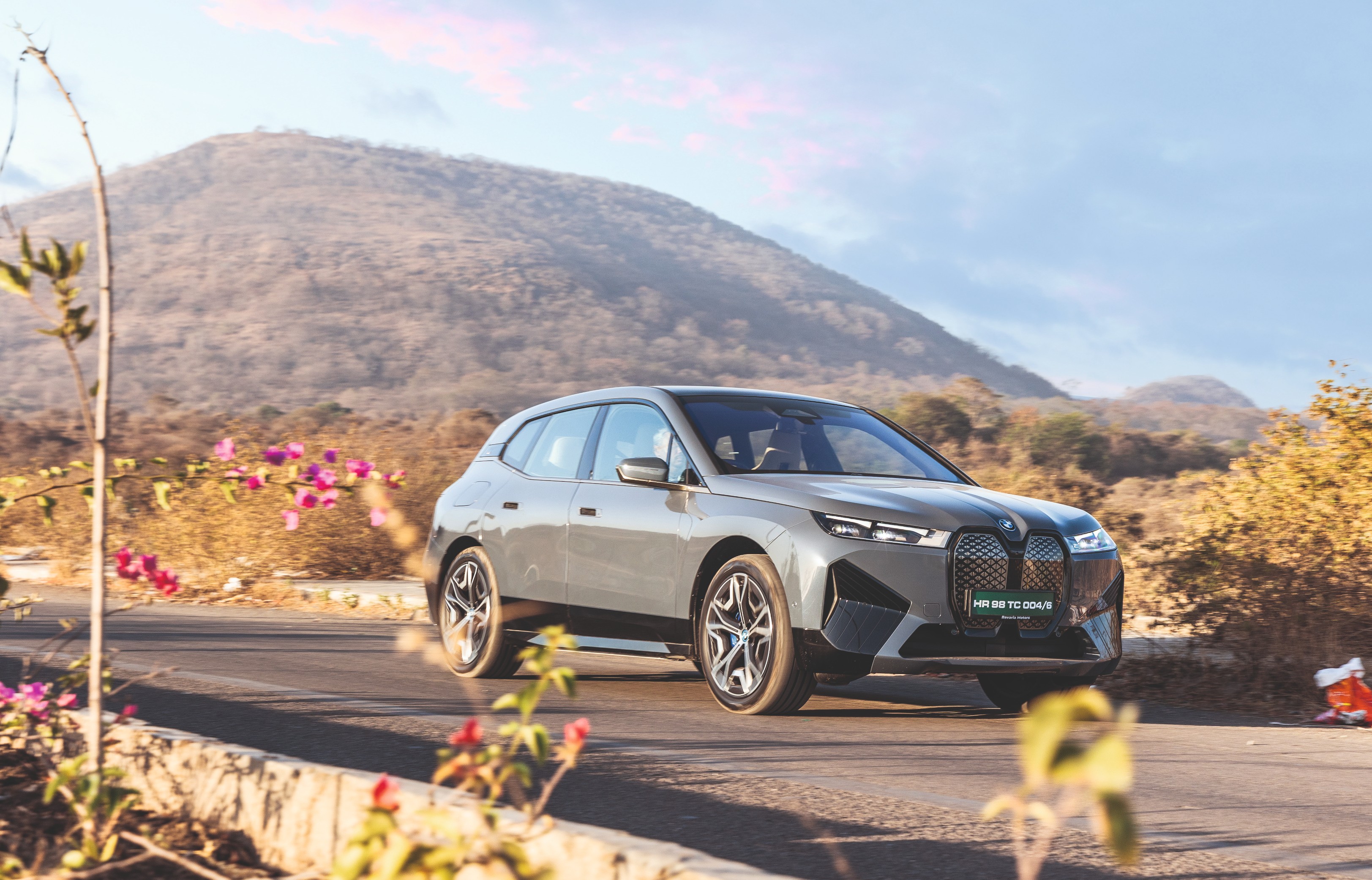 BMW iX xDrive50 first drive review BMW iX xDrive50 first drive review