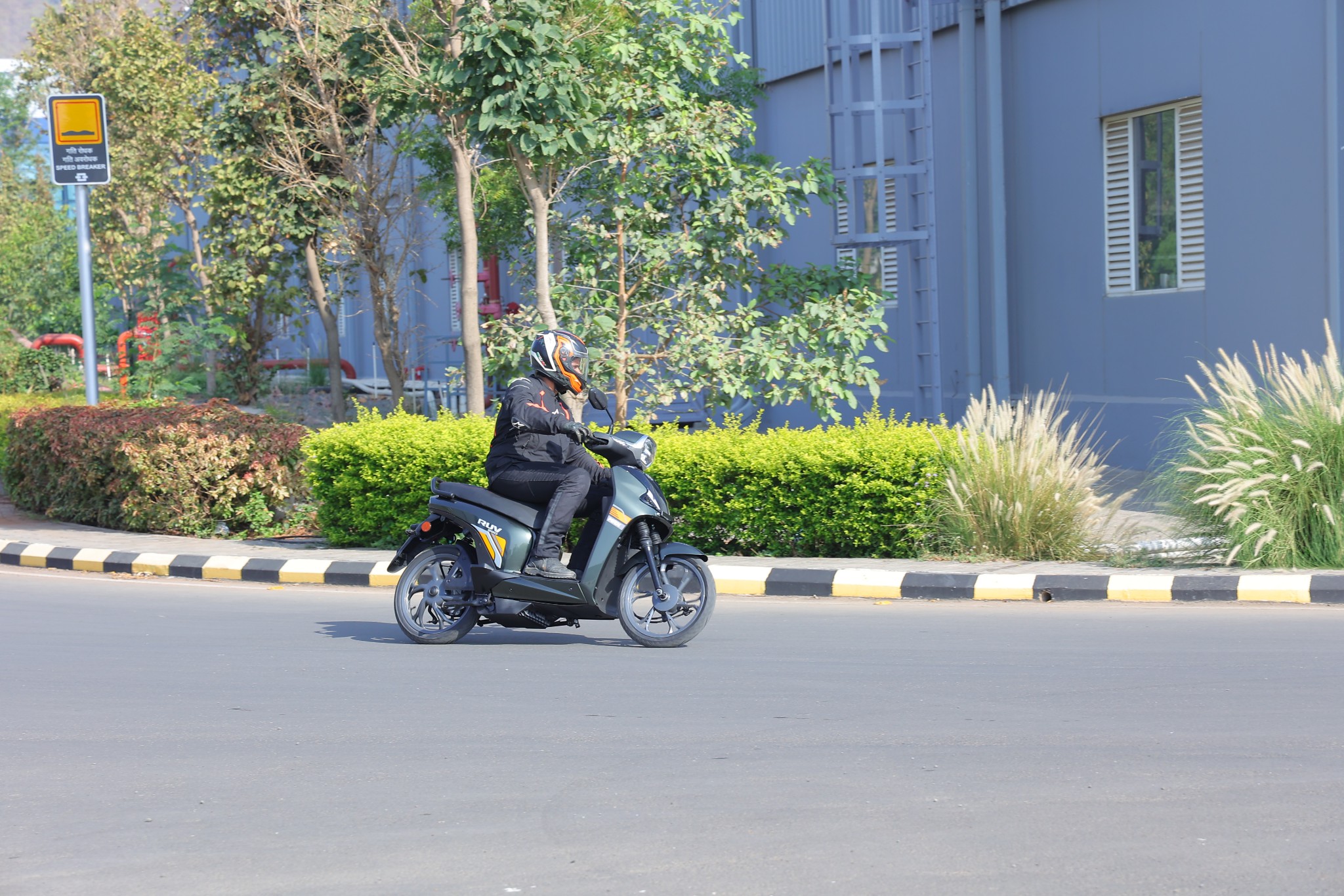 BGauss RUV350 first ride review — 16-inch rims for the win?