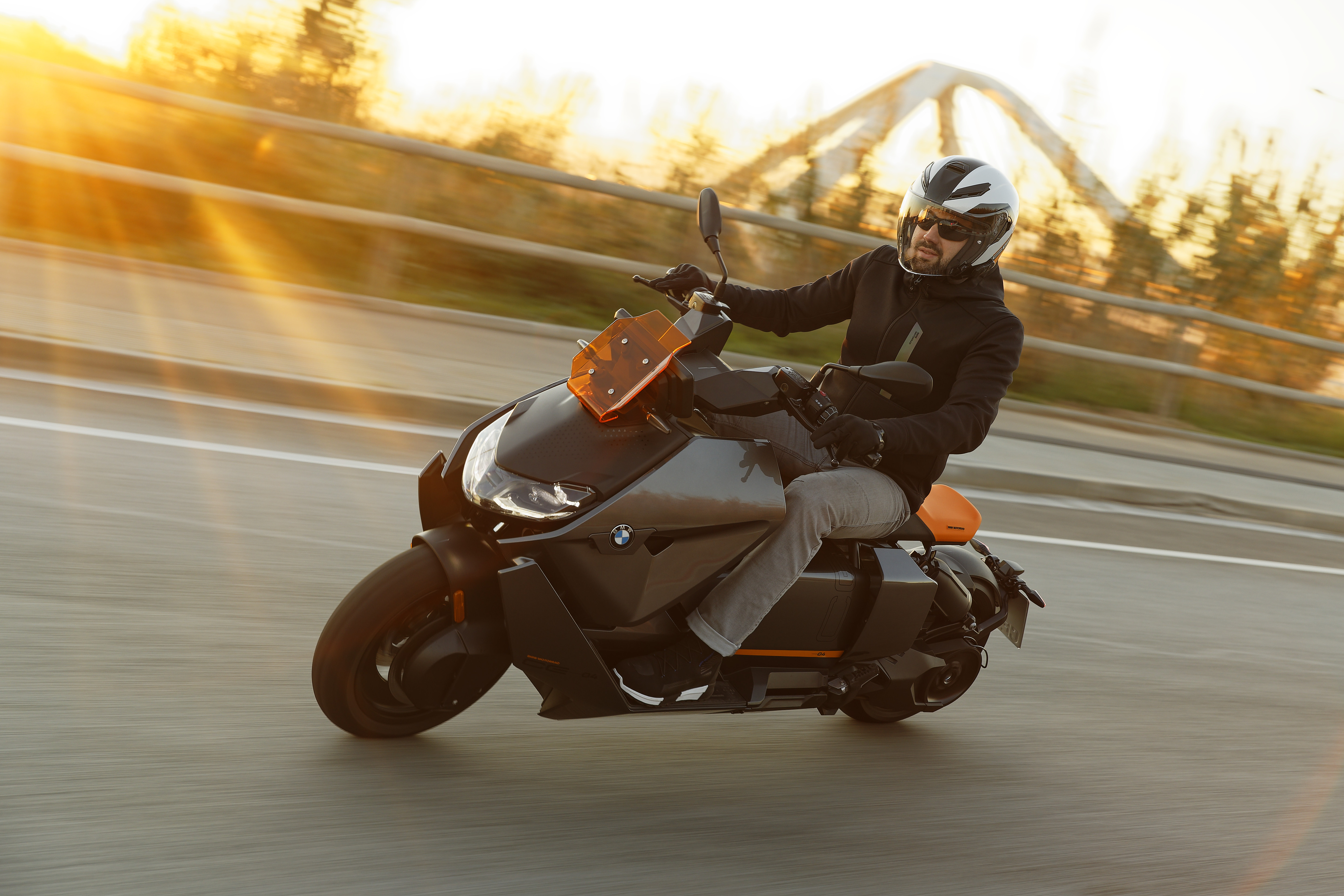 BMW CE 04 electric maxi-scooter launched in India at ₹14.9 lakh BMW CE 04 electric maxi-scooter launched in India at ₹14.9 lakh
