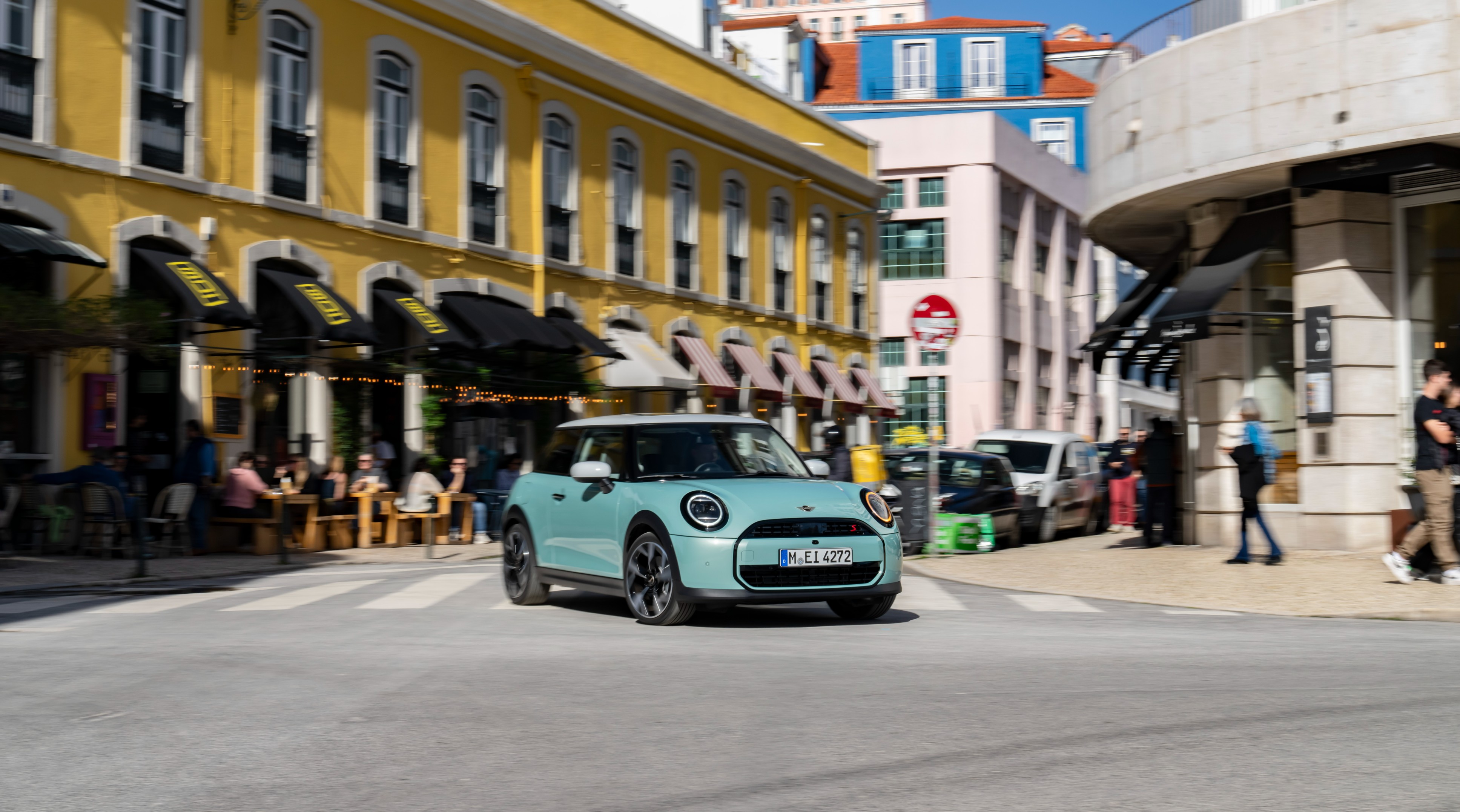 Mini has launched the 2024 Mini Cooper S at ₹44.9 lakh (ex-showroom) Mini has launched the 2024 Mini Cooper S at ₹44.9 lakh (ex-showroom)