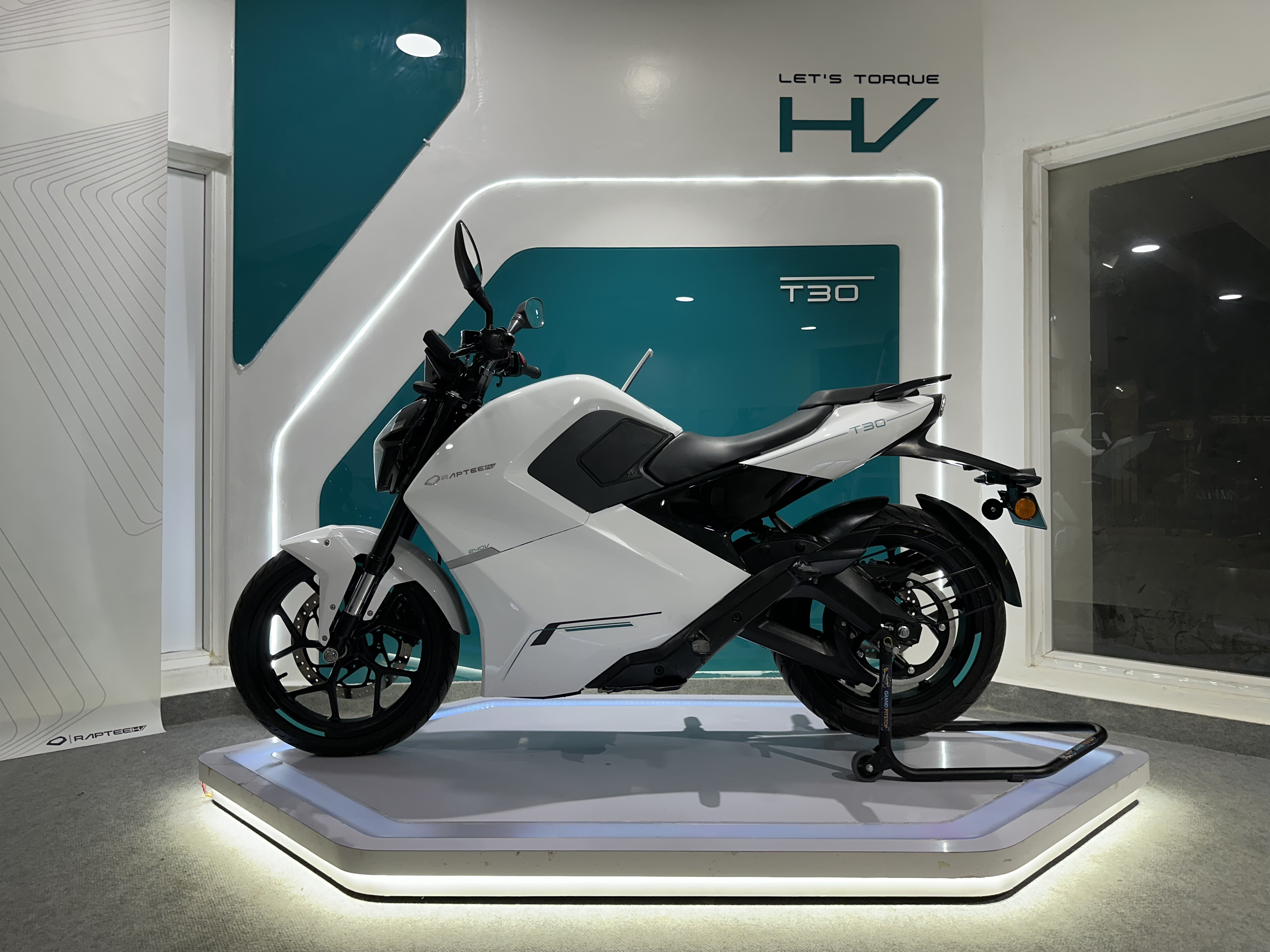 Raptee.HV T 30 launched at ₹2.39 Lakh, gets CCS2 charging port Raptee.HV T 30 launched at ₹2.39 Lakh, gets CCS2 charging port