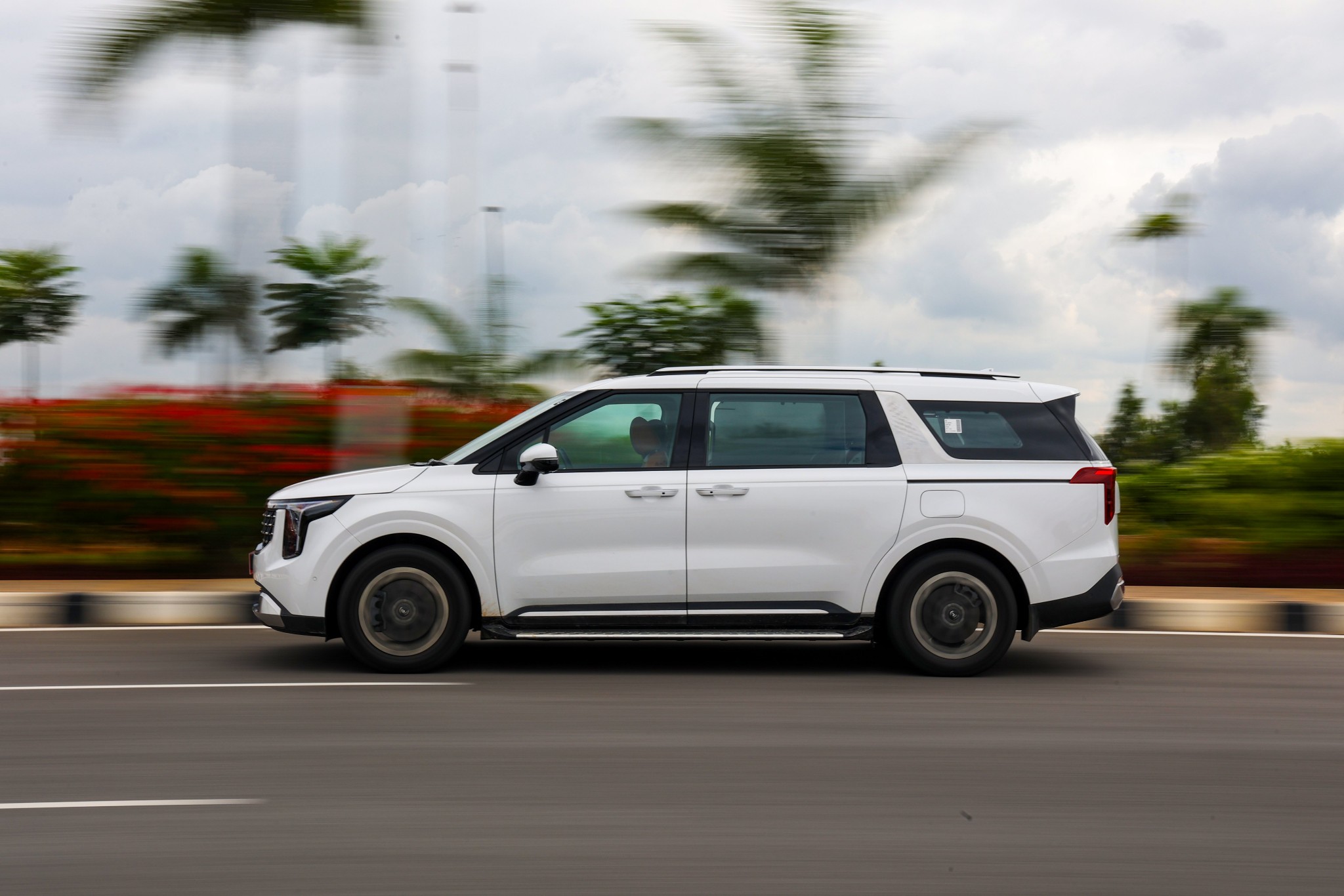 Kia Carnival first drive review: Comfort gets another name Kia Carnival first drive review: Comfort gets another name