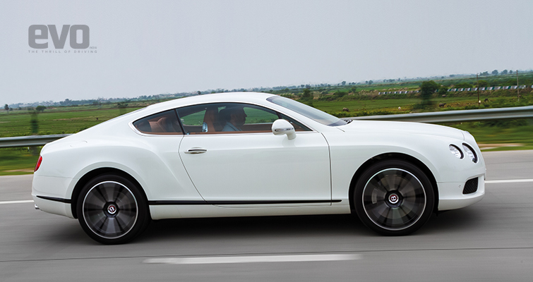 Yatch club: Mercedes-Benz S63 AMG Coupe and Bentley Continental GT Yatch club: Mercedes-Benz S63 AMG Coupe and Bentley Continental GT