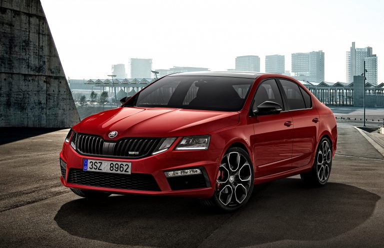 Skoda launches Octavia RS at Rs 24.62 lakh Skoda launches Octavia RS at Rs 24.62 lakh