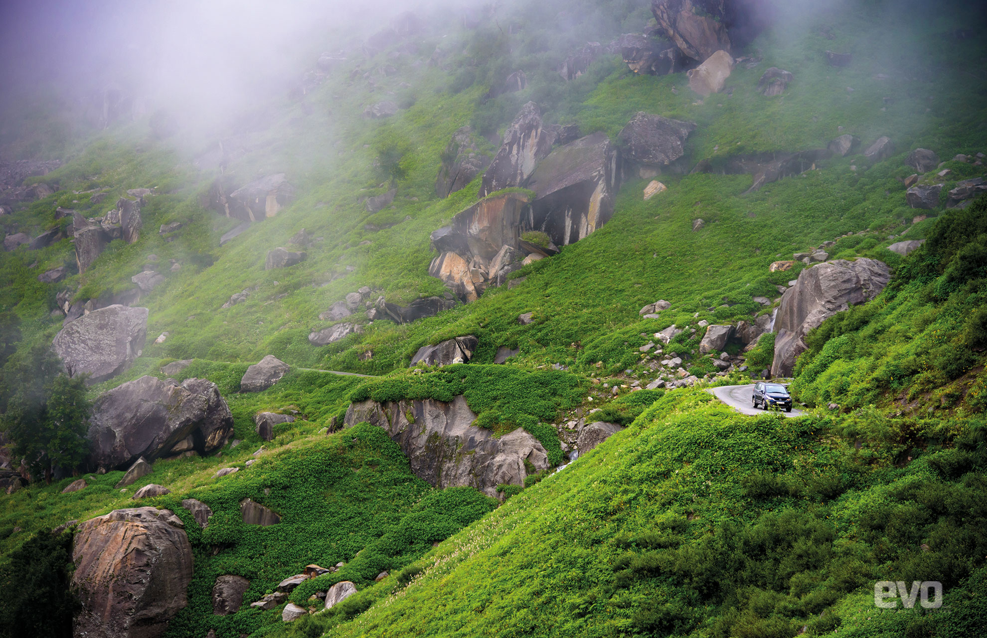 Gateway to the Himalayas: Drive to Rohtang Pass in a Tata Hexa Gateway to the Himalayas: Drive to Rohtang Pass in a Tata Hexa