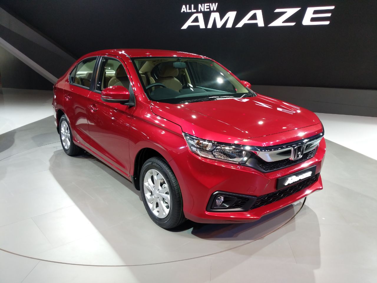 Honda unveils second generation Amaze Honda unveils second generation Amaze