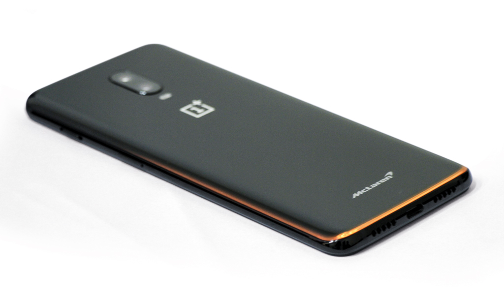 Pursuit of Speed – OnePlus 6T McLaren Edition Pursuit of Speed – OnePlus 6T McLaren Edition