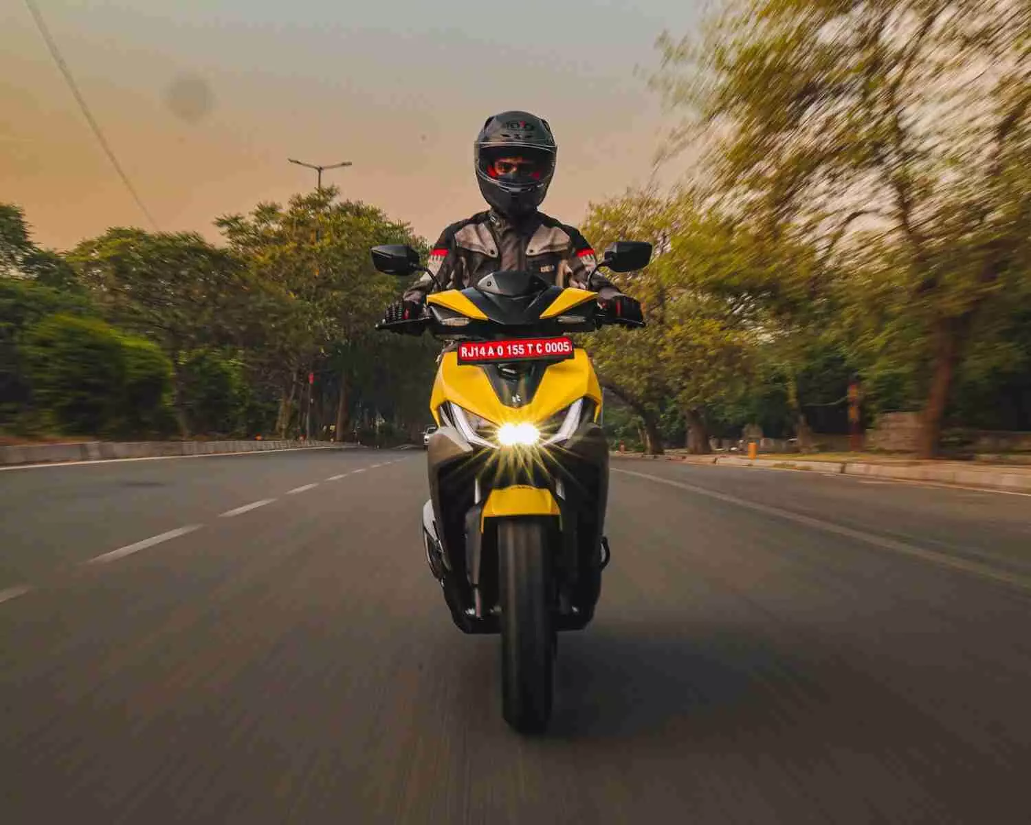 The 124.6cc, air-cooled, single-cylinder engine produces 9.8bhp and 10.4Nm The 124.6cc, air-cooled, single-cylinder engine produces 9.8bhp and 10.4Nm