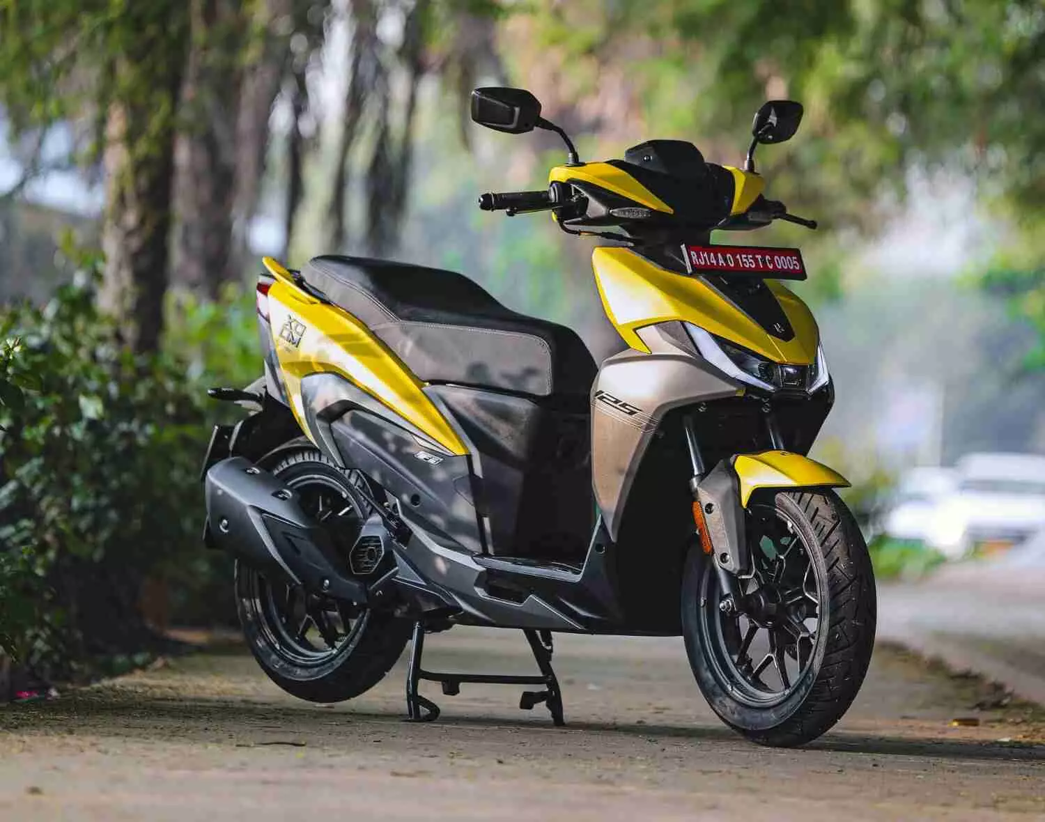 With a kerb weight of 121 kg, Xoom 125 is one of the heavier scooters on the market With a kerb weight of 121 kg, Xoom 125 is one of the heavier scooters on the market