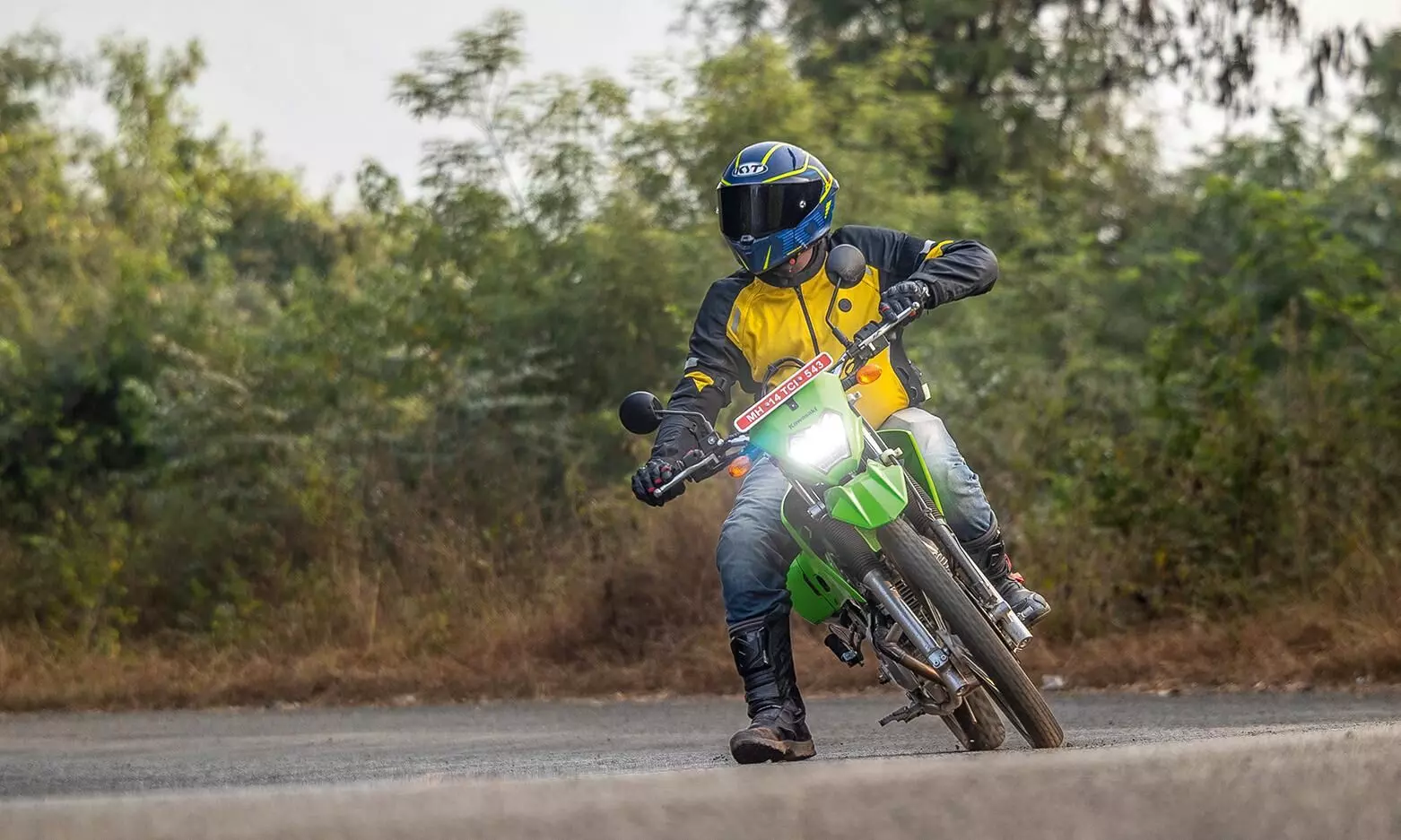 You have a snappy, aggressive throttle response and more than enough oomph to get going. -Shot by Rithwik Vijay for Evo India You have a snappy, aggressive throttle response and more than enough oomph to get going. -Shot by Rithwik Vijay for Evo India