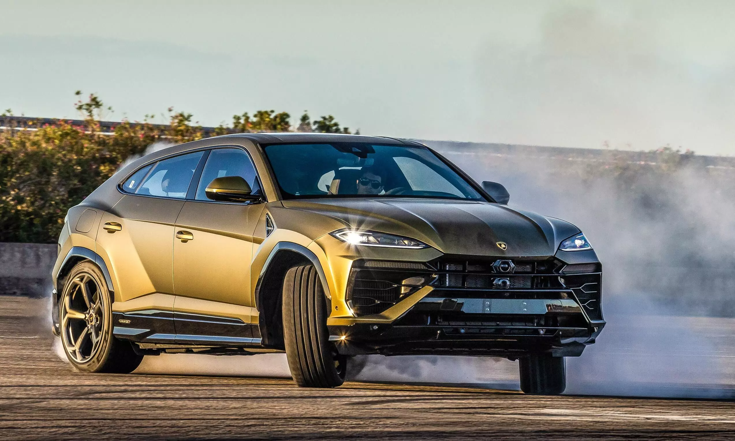 2025 Lamborghini Urus SE first drive review: Bull by the horns 2025 Lamborghini Urus SE first drive review: Bull by the horns