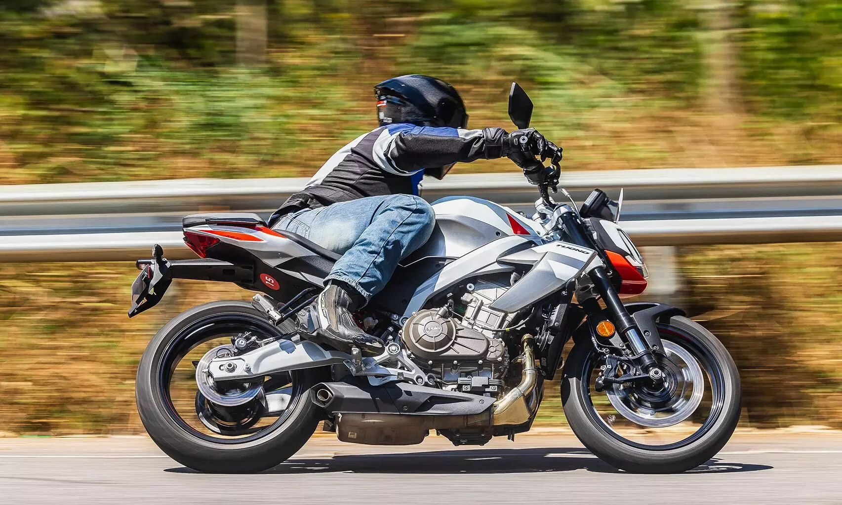 The Tuono 457 comes with three riding modes – Rain, Road and Sport. -Shot by Rohit G Mane for Evo India The Tuono 457 comes with three riding modes – Rain, Road and Sport. -Shot by Rohit G Mane for Evo India