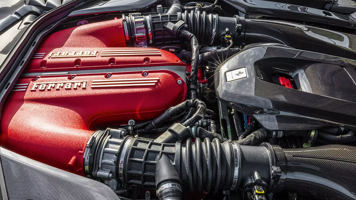Ferrari has kept the 12Cilindris V12 free from the tangles of turbos and hybrid assistance Ferrari has kept the 12Cilindris V12 free from the tangles of turbos and hybrid assistance