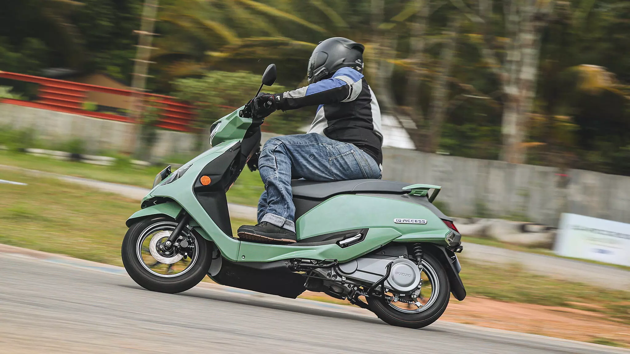 The e-Access offers ample braking performance from its front disc and rear drum setup. -Shot by Avdhoot A Kohle for Evo India