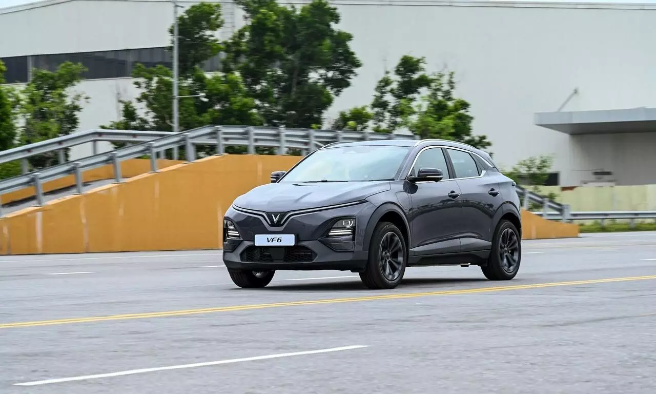 The VF6 feels slightly more sprightly than the lower-spec VF7, with 0-100kmph coming up in just under 9s The VF6 feels slightly more sprightly than the lower-spec VF7, with 0-100kmph coming up in just under 9s