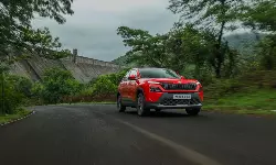 Skoda Kylaq manual vs our favourite driving road Skoda Kylaq manual vs our favourite driving road