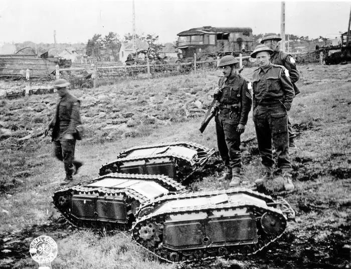 The mini-tank was powered by two electric motors, later replaced by gas burners. The mini-tank was powered by two electric motors, later replaced by gas burners.