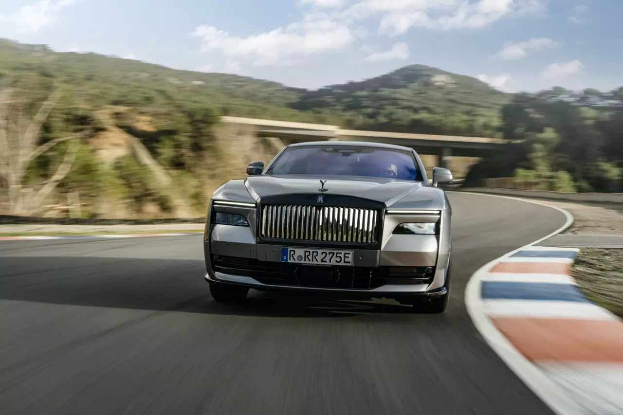 Rolls-Royce Black Badge Spectre launched in India, prices start from ₹9.5 crore Rolls-Royce Black Badge Spectre launched in India, prices start from ₹9.5 crore