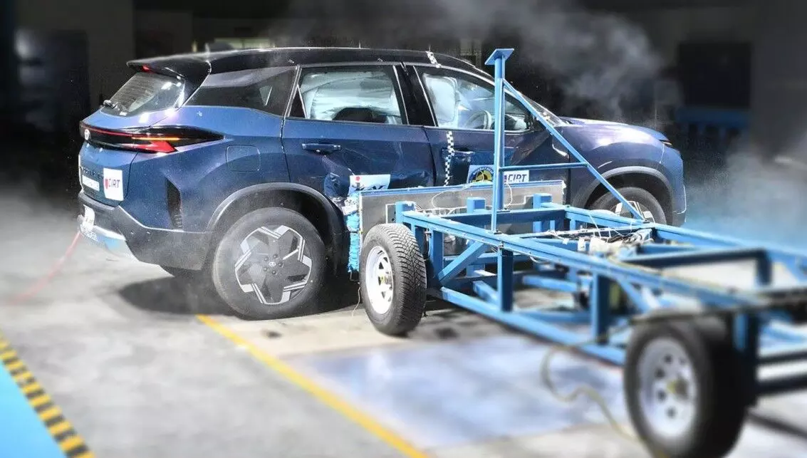Tata Harrier.ev with seven airbags side impact BNCAP test. Tata Harrier.ev with seven airbags side impact BNCAP test.