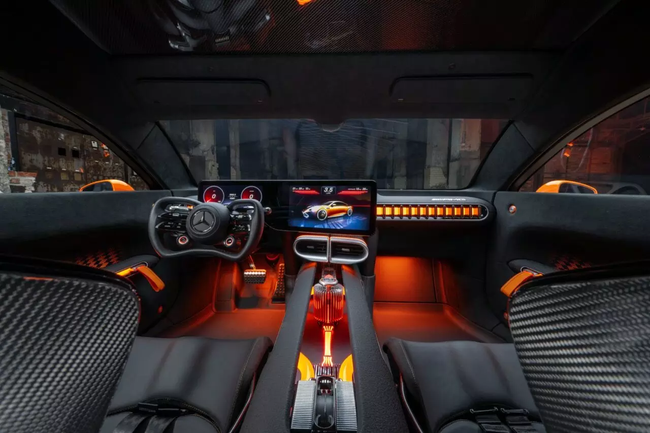 The interior of the Concept AMG GT XX is very much like that of a racing car – stripped to the essentials, but also offering a luxurious feel The interior of the Concept AMG GT XX is very much like that of a racing car – stripped to the essentials, but also offering a luxurious feel