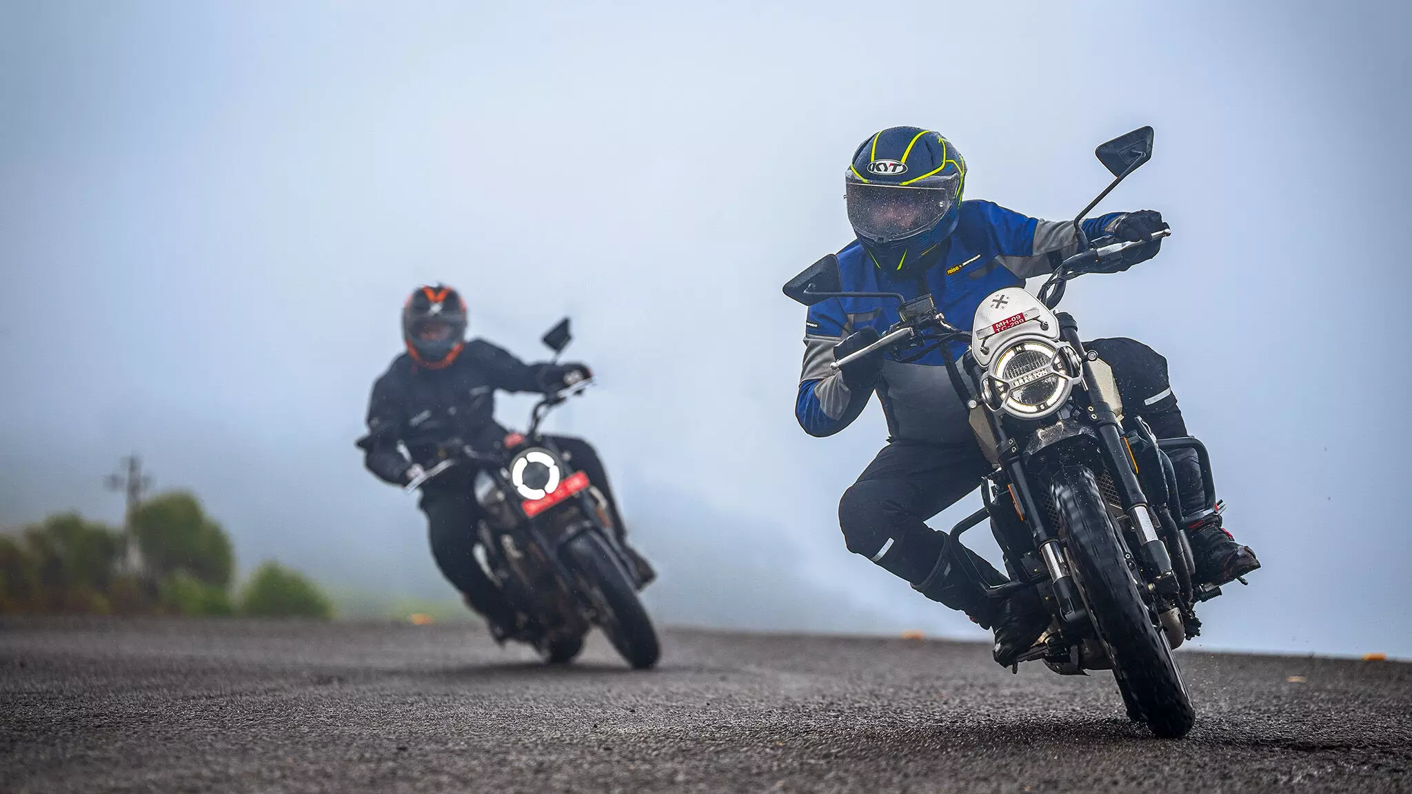 Both bikes share a 486cc parallel twin, that produces 46.9bhp at 8500rpm and 43Nm at 6750rpm. It’s neither high-revving nor torquey. It does offer a linear power delivery. -Shot by Rohit G Mane for Evo India Both bikes share a 486cc parallel twin, that produces 46.9bhp at 8500rpm and 43Nm at 6750rpm. It’s neither high-revving nor torquey. It does offer a linear power delivery. -Shot by Rohit G Mane for Evo India