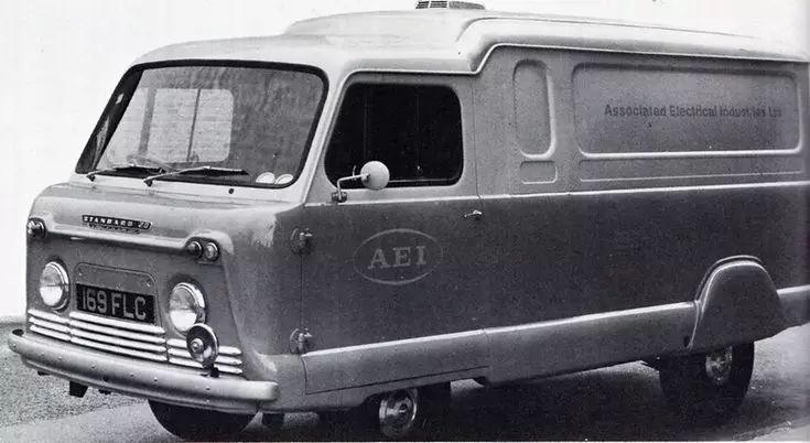 The Standard 20 was a 10-seater van, powered by a 2.2-litre 4 cylinder diesel engine that produced about 60bhp. The Standard 20 was a 10-seater van, powered by a 2.2-litre 4 cylinder diesel engine that produced about 60bhp.