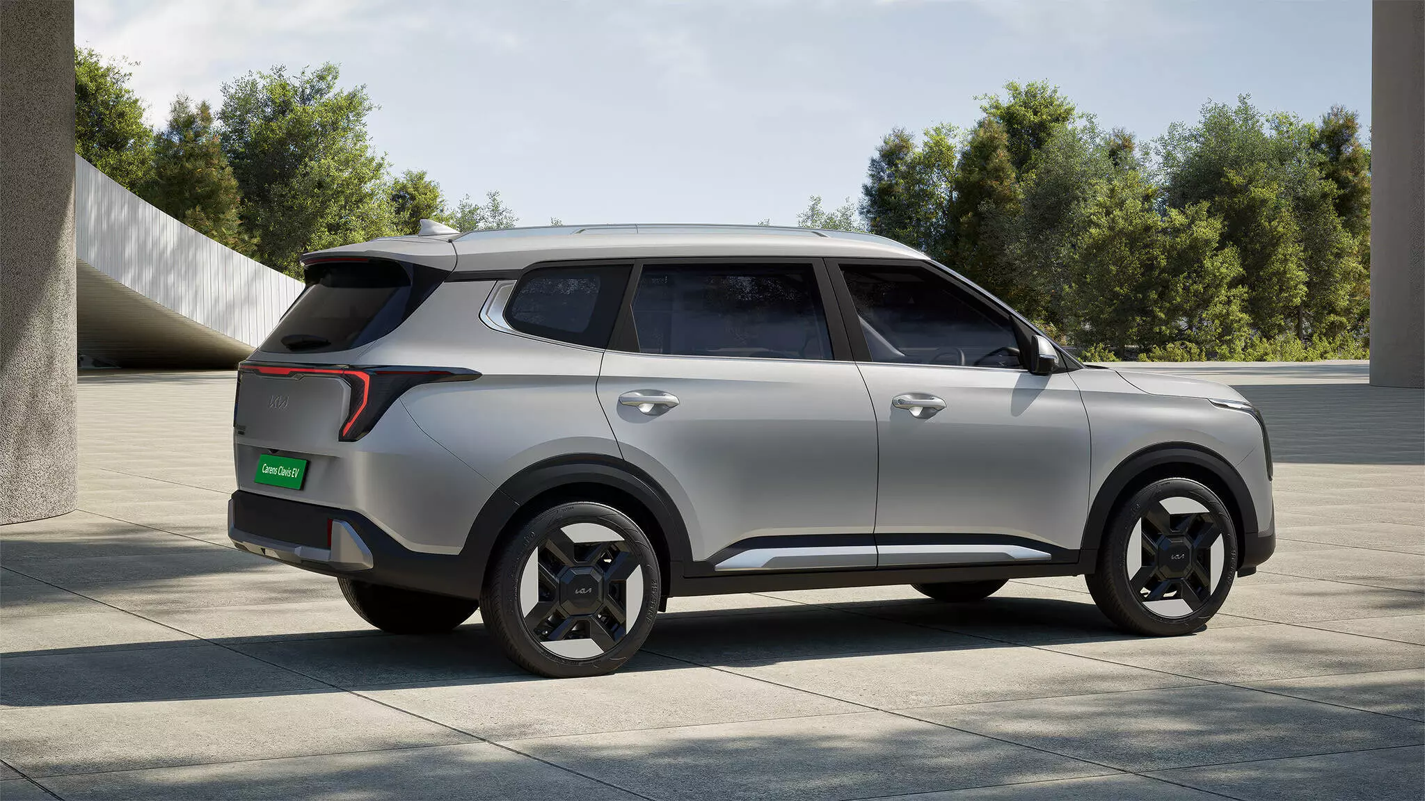The Carens Clavis EV gets two single motor options – a 133bhp and a 169bhp, and both motors produce 255Nm of torque. The Carens Clavis EV gets two single motor options – a 133bhp and a 169bhp, and both motors produce 255Nm of torque.