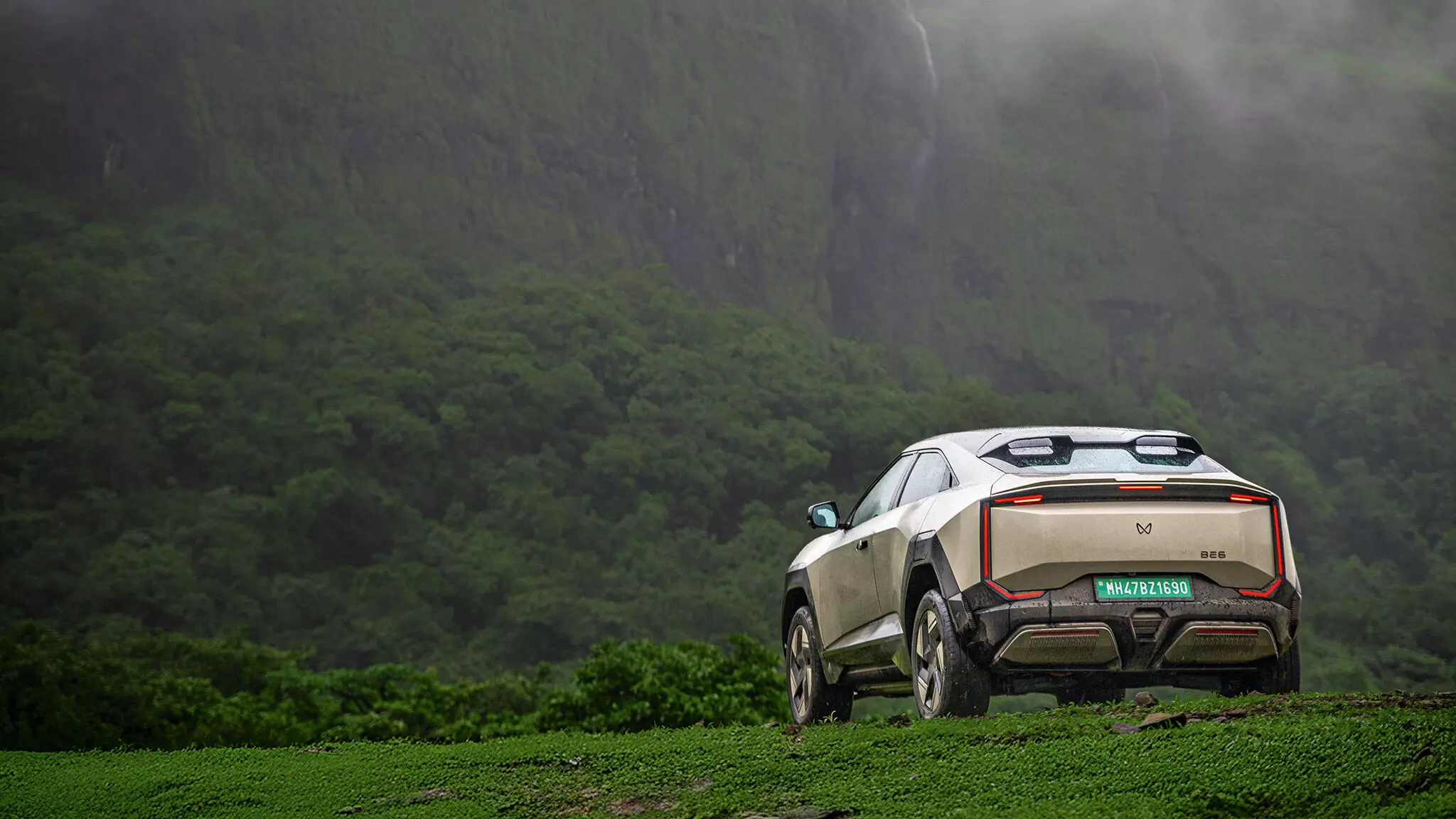 The brake regen helps save your discs while gaining at least an extra kilometre of range, especially rolling down the slopes — Shot by Rohit G Mane for Evo India