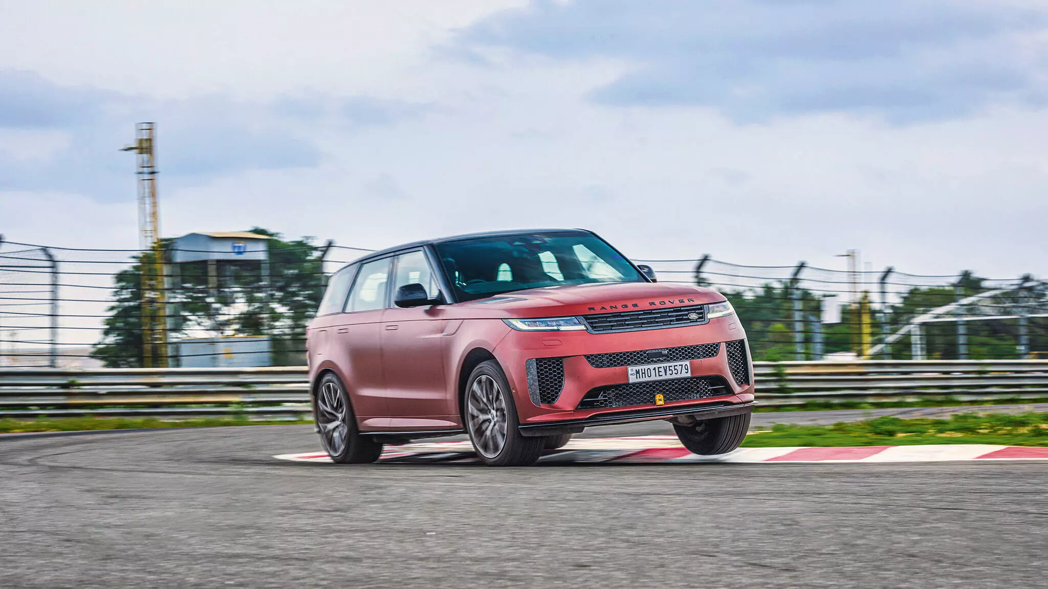 2025 Range Rover Sport SV Edition Two special feature: Welcome to SV Track Attack