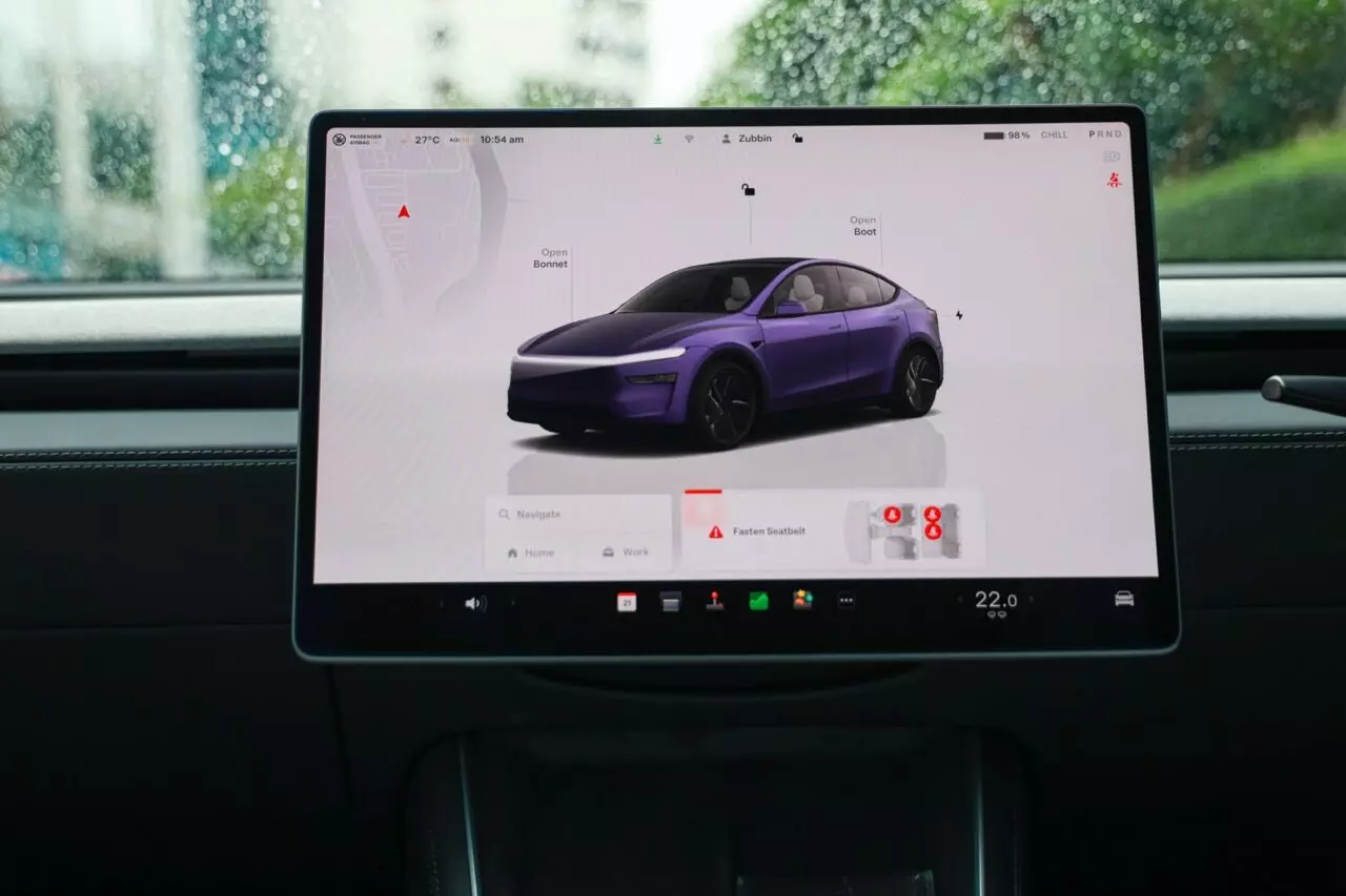 15.4-inch infotainment screens controls a majority of the functions – Shot by Rohit G Mane for evo India 15.4-inch infotainment screens controls a majority of the functions – Shot by Rohit G Mane for evo India