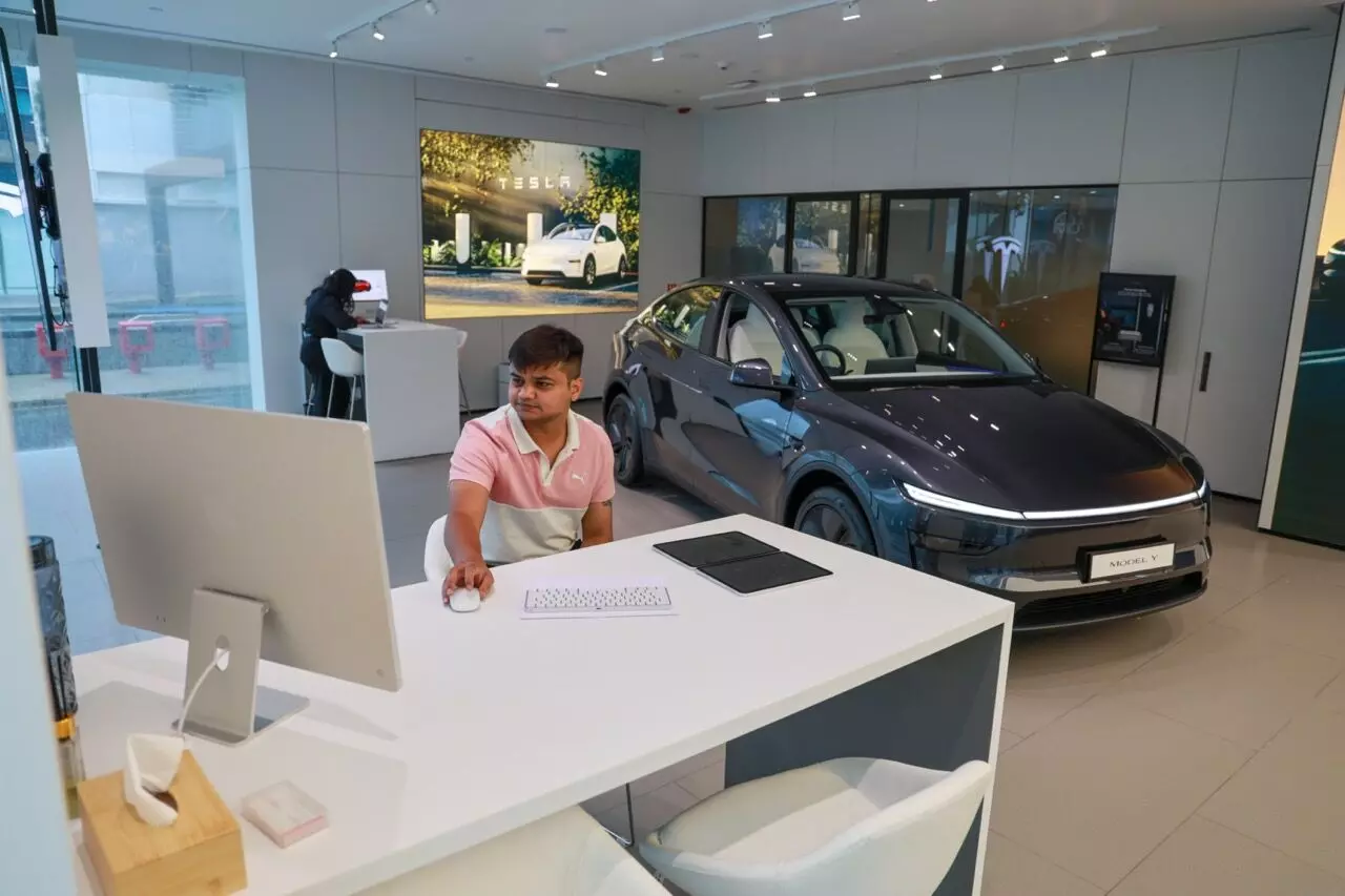 We also had a chance to check out the first Tesla experience center in India – Shot by Rohit G Mane for evo India We also had a chance to check out the first Tesla experience center in India – Shot by Rohit G Mane for evo India