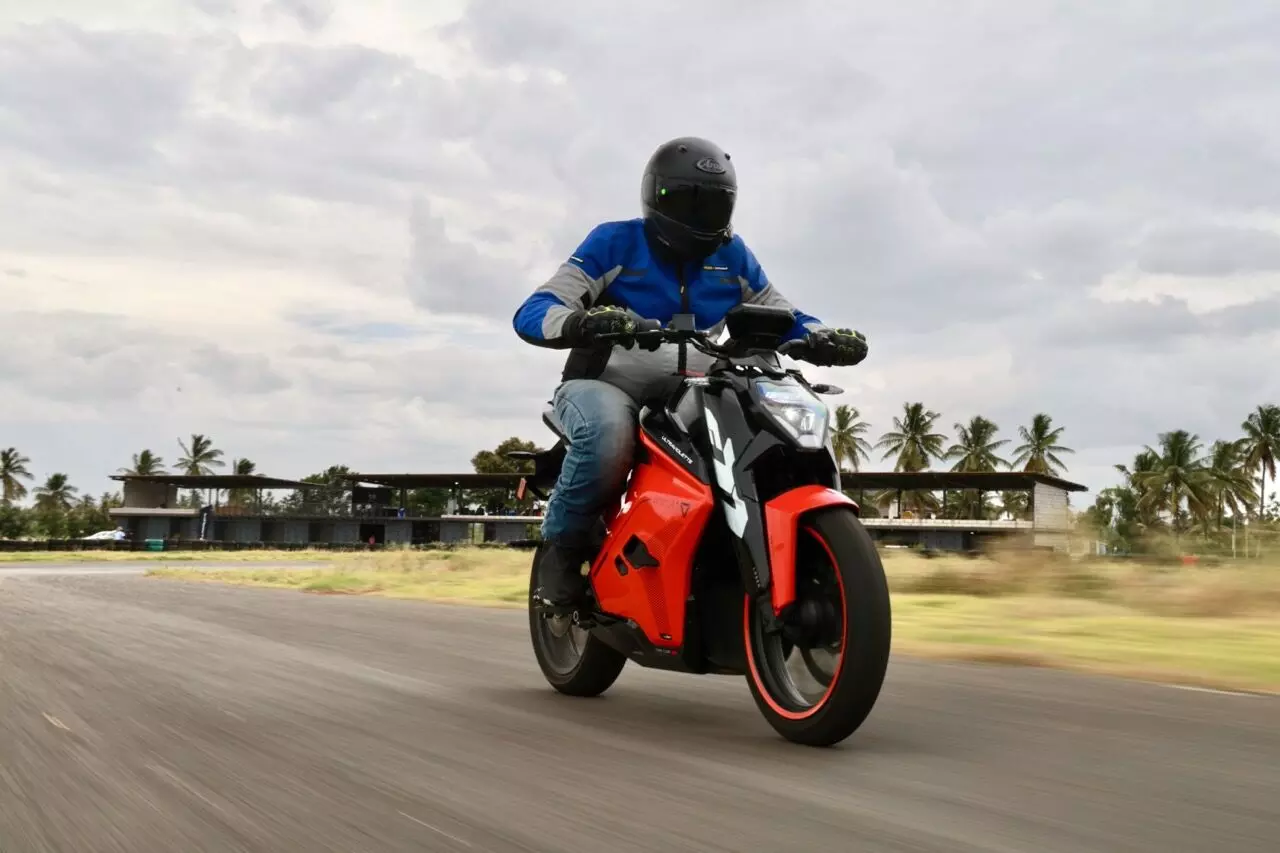 The Ballistic+ update for the Ultraviolette F77 is a result of some serious fettling with the battery, motor and motor controller, as well as a comprehensive study of the thermal capacities of all these components – Shot by Rohit G Mane for evo India