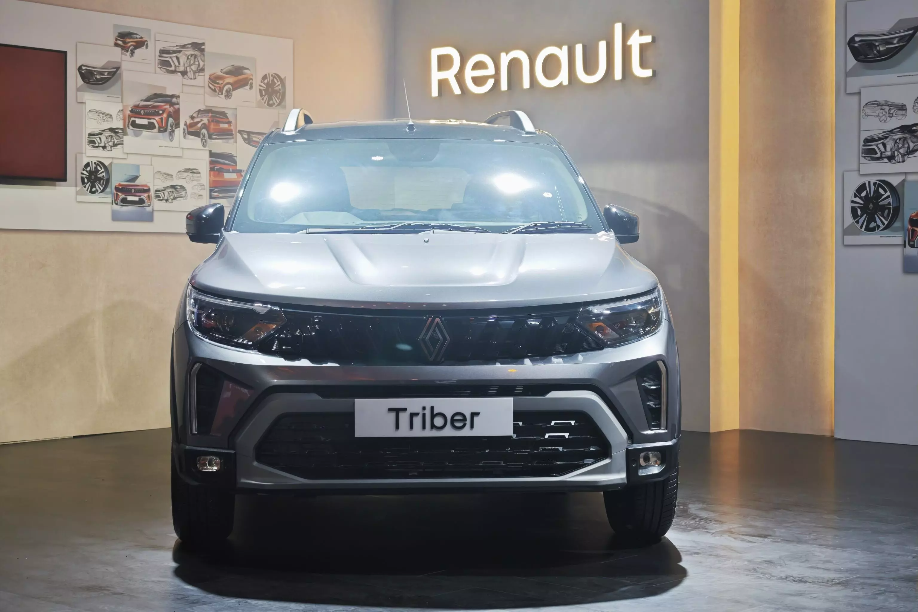 The facelift brings a new sculpted bonnet, along with a new front grille inspired by water ripples which is flanked by LED projector headlamps with DRL signature.