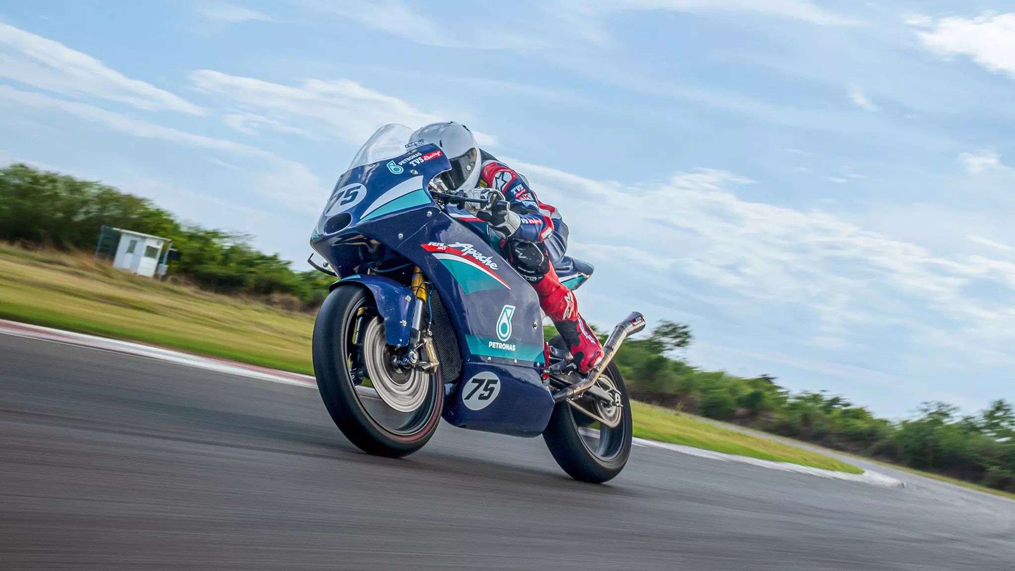 The Prostock bike goes further in its pursuit of lightness with weight savings of 47kg; reworked engine internals, a twin race exhaust system and fully-tunable race ECU makes over 40 per cent excess power over the stock bike — Shot by Avdhoot A Kolhe for evo India