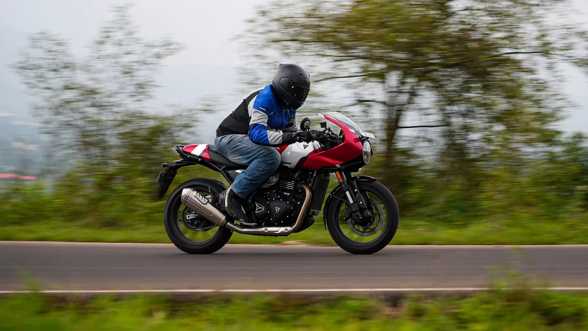 The familiar 398cc TR Series engine with revised internals makes more power with 41.4bhp at a higher redline of 9500rpm and the same 37.5Nm at 7500rpm — Shot by Rajnandan Patil for evo India The familiar 398cc TR Series engine with revised internals makes more power with 41.4bhp at a higher redline of 9500rpm and the same 37.5Nm at 7500rpm — Shot by Rajnandan Patil for evo India