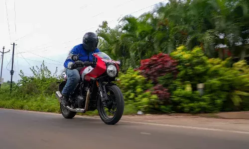 Triumph Thruxton 400 first ride review: A proper Thruxton or a Speed 400 in fancy clothes? Triumph Thruxton 400 first ride review: A proper Thruxton or a Speed 400 in fancy clothes?