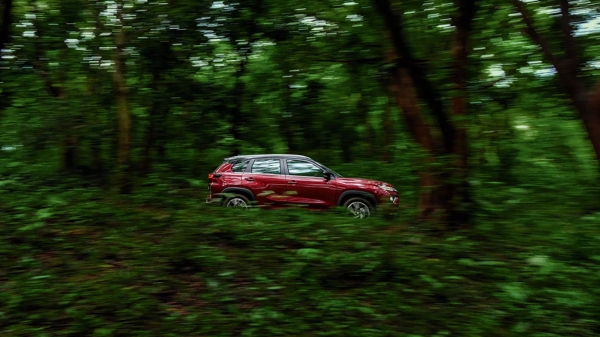 The Hyryders biggest draw was its exceptional and effortless fuel efficiency; it was averaging on 25kmpl despite carrying four people and their luggage with the AC on full blast — Shot by Rohit G Mane for evo India 