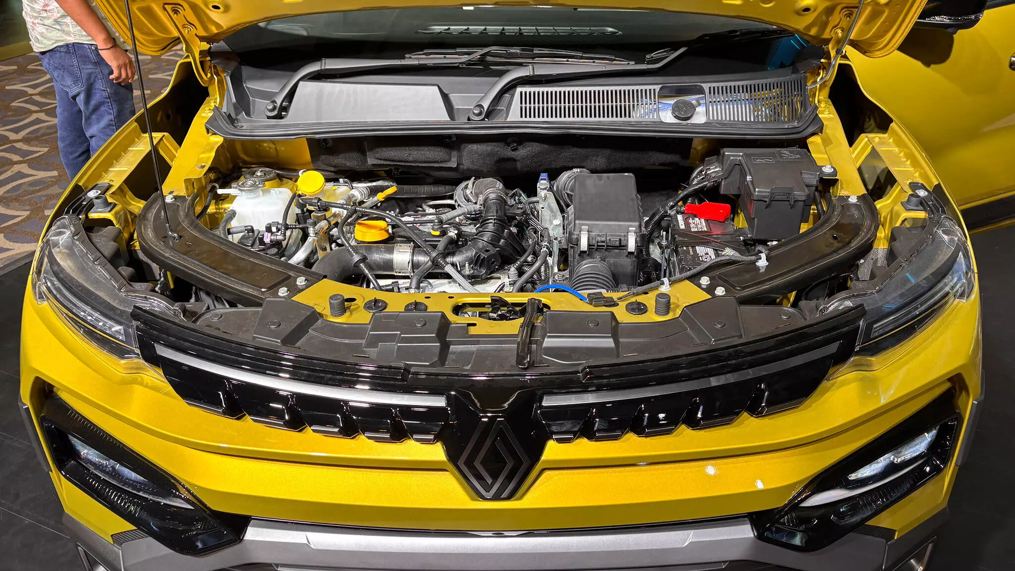 The Renault Kiger facelift retains its 1-litre three-cyl nat-asp petrol and 1-litre turbo petrol engine with a choice of five-speed manual and AMT as well as a CVT gearbox. The Renault Kiger facelift retains its 1-litre three-cyl nat-asp petrol and 1-litre turbo petrol engine with a choice of five-speed manual and AMT as well as a CVT gearbox.